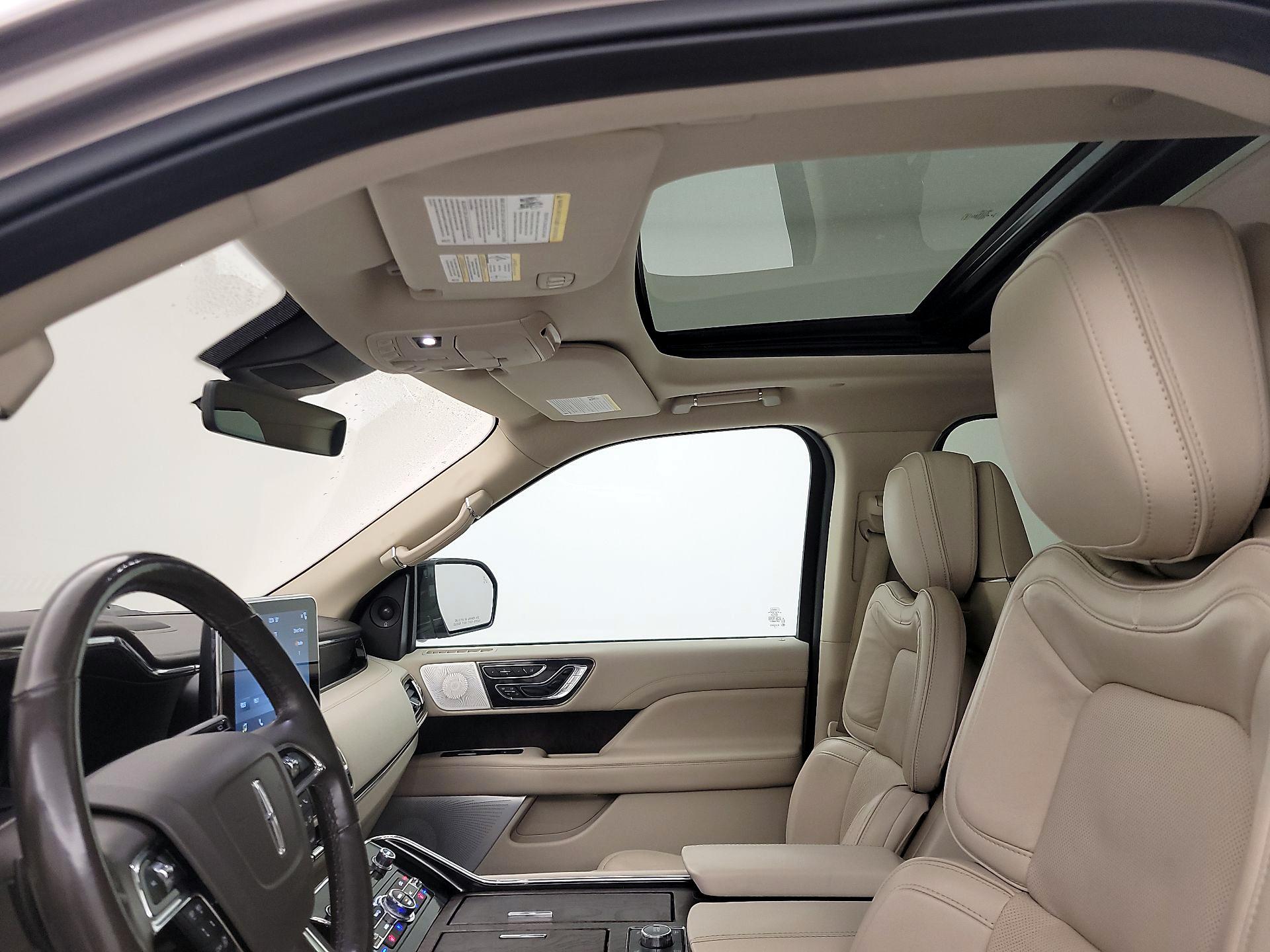 Thumbnail: 2019 Lincoln Navigator L - 20