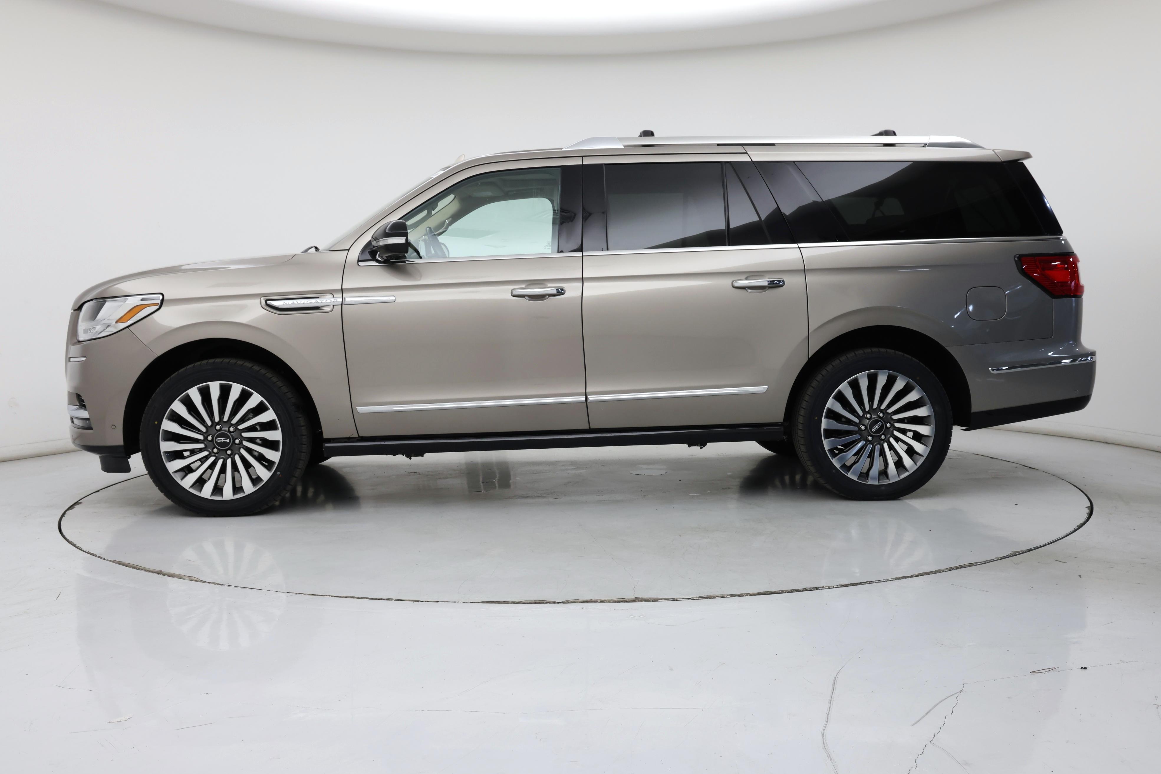 Thumbnail: 2019 Lincoln Navigator L - 3