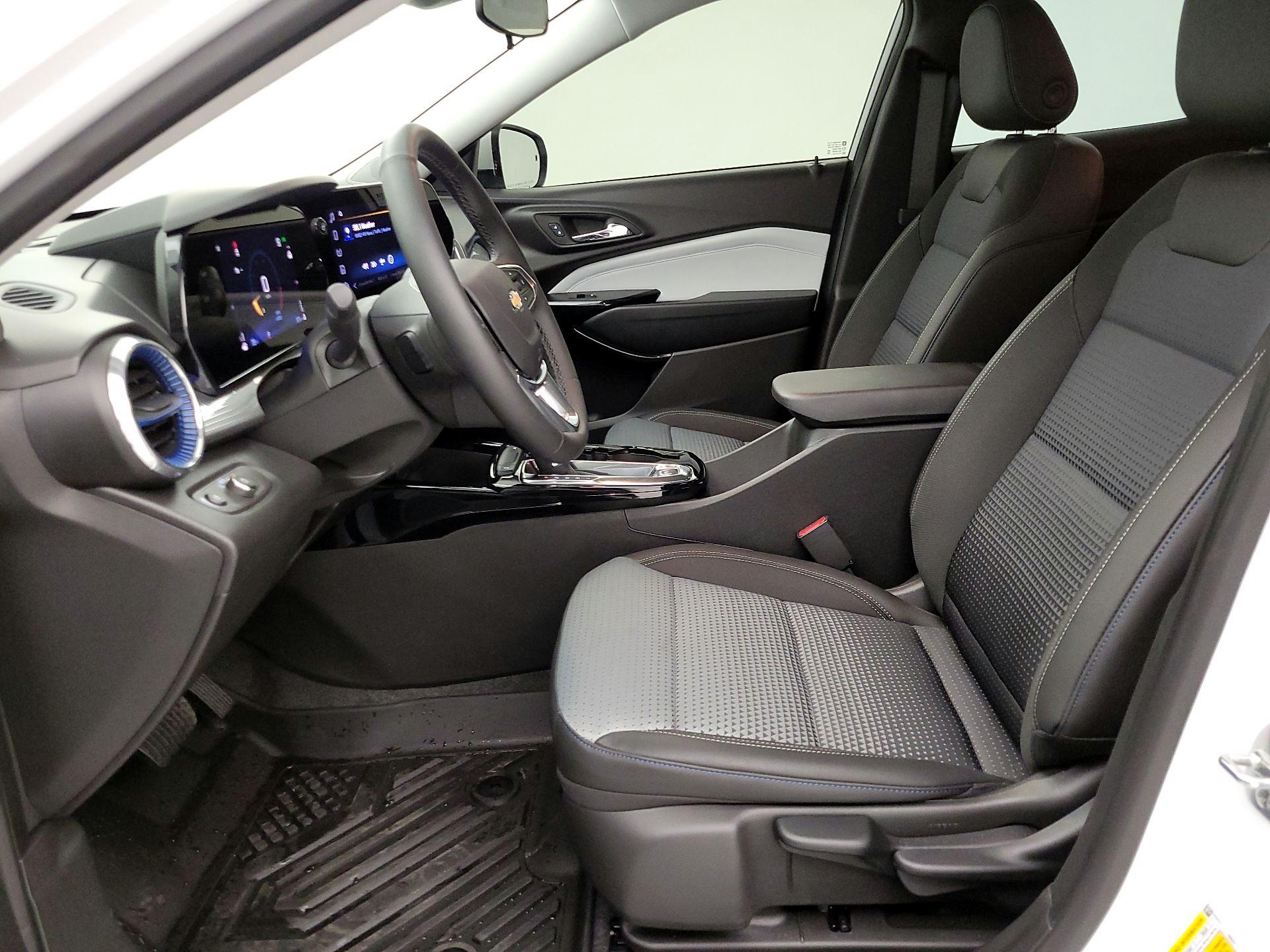 Thumbnail: 2025 Chevrolet Trax - 11