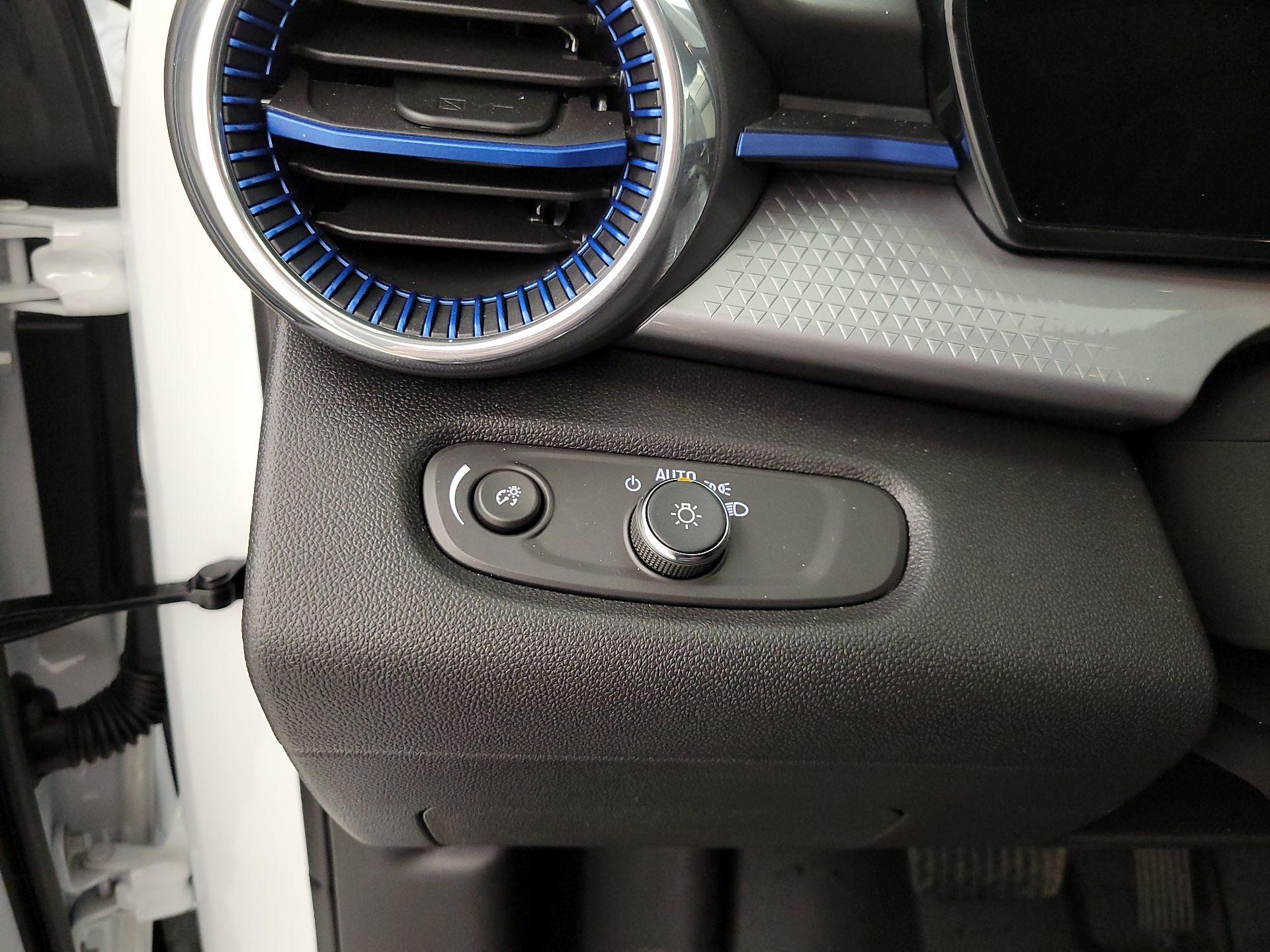 Thumbnail: 2025 Chevrolet Trax - 13