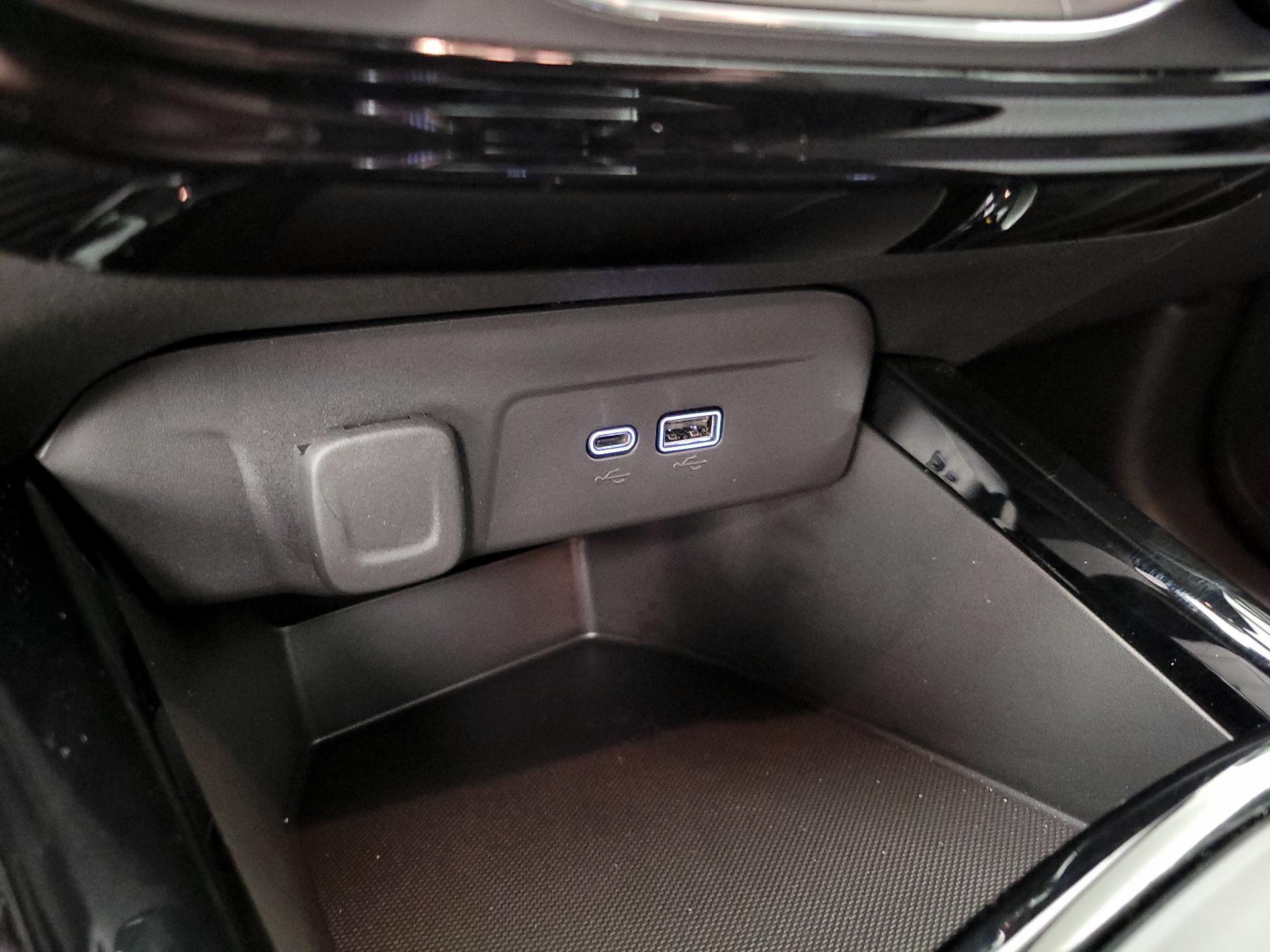 Thumbnail: 2025 Chevrolet Trax - 18