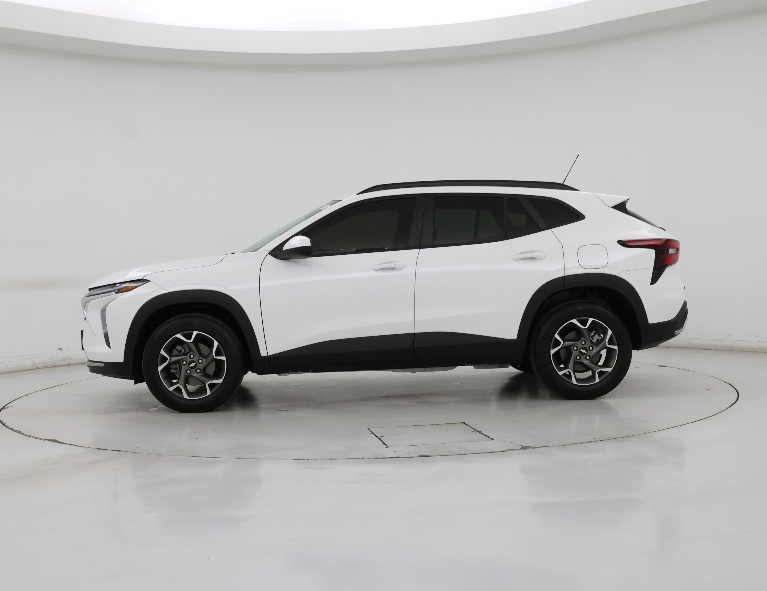 Thumbnail: 2025 Chevrolet Trax - 3