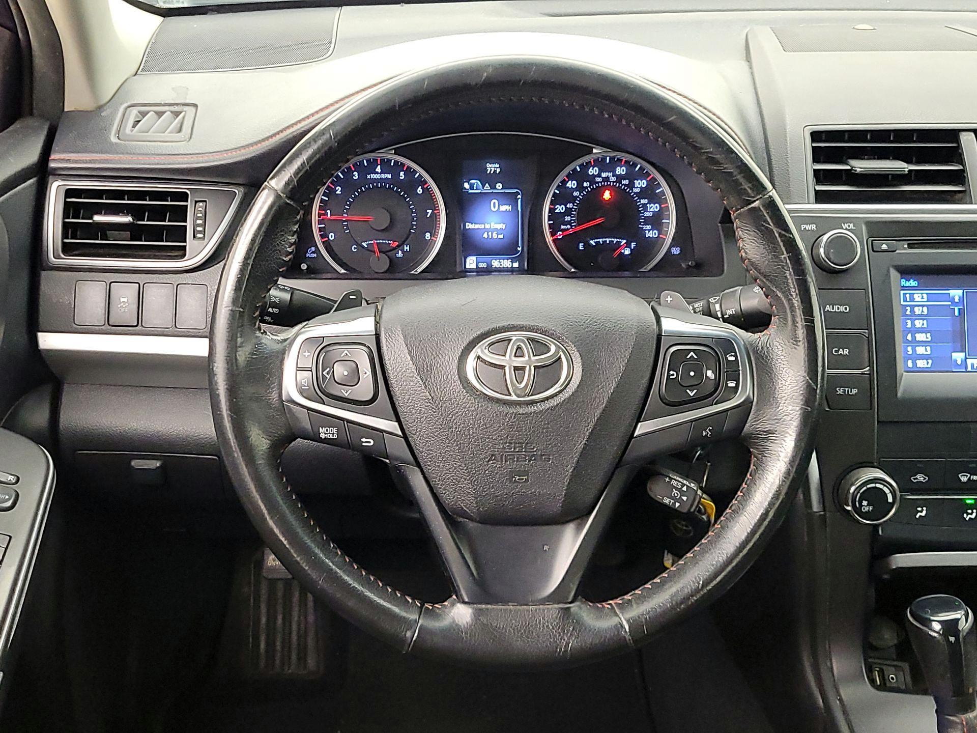 Thumbnail: 2015 Toyota Camry - 10