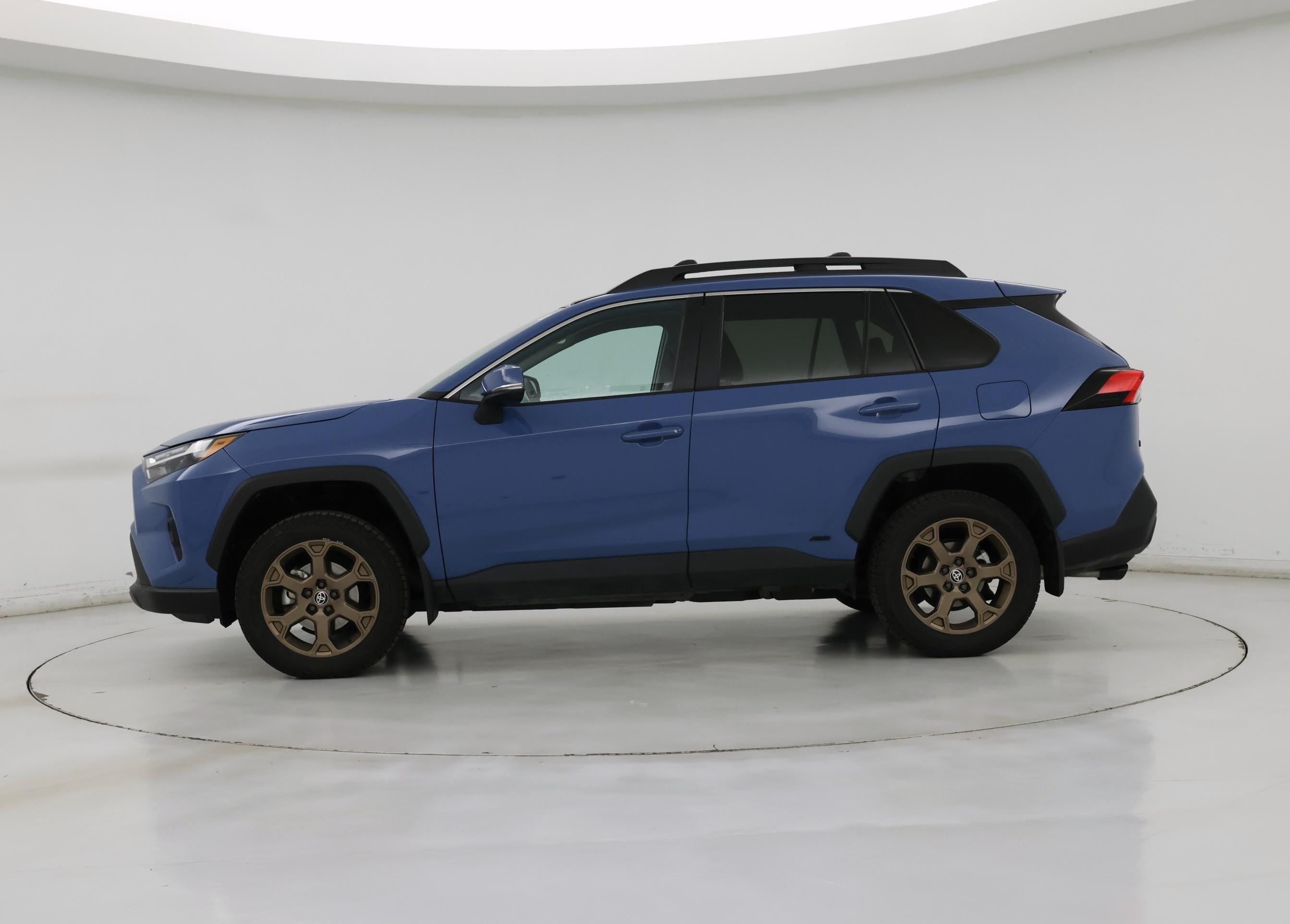 Thumbnail: 2023 Toyota RAV4 - 3