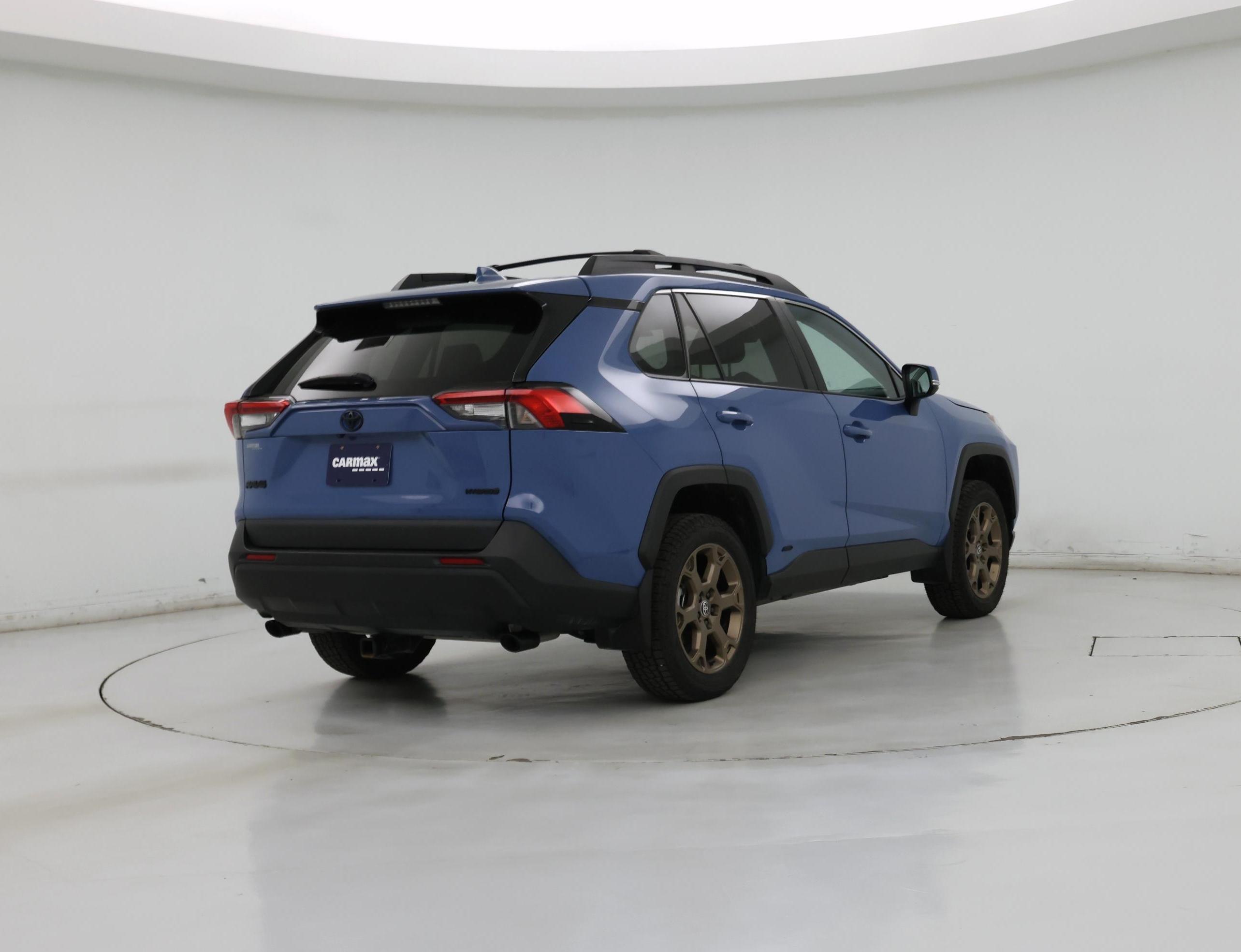 Thumbnail: 2023 Toyota RAV4 - 8