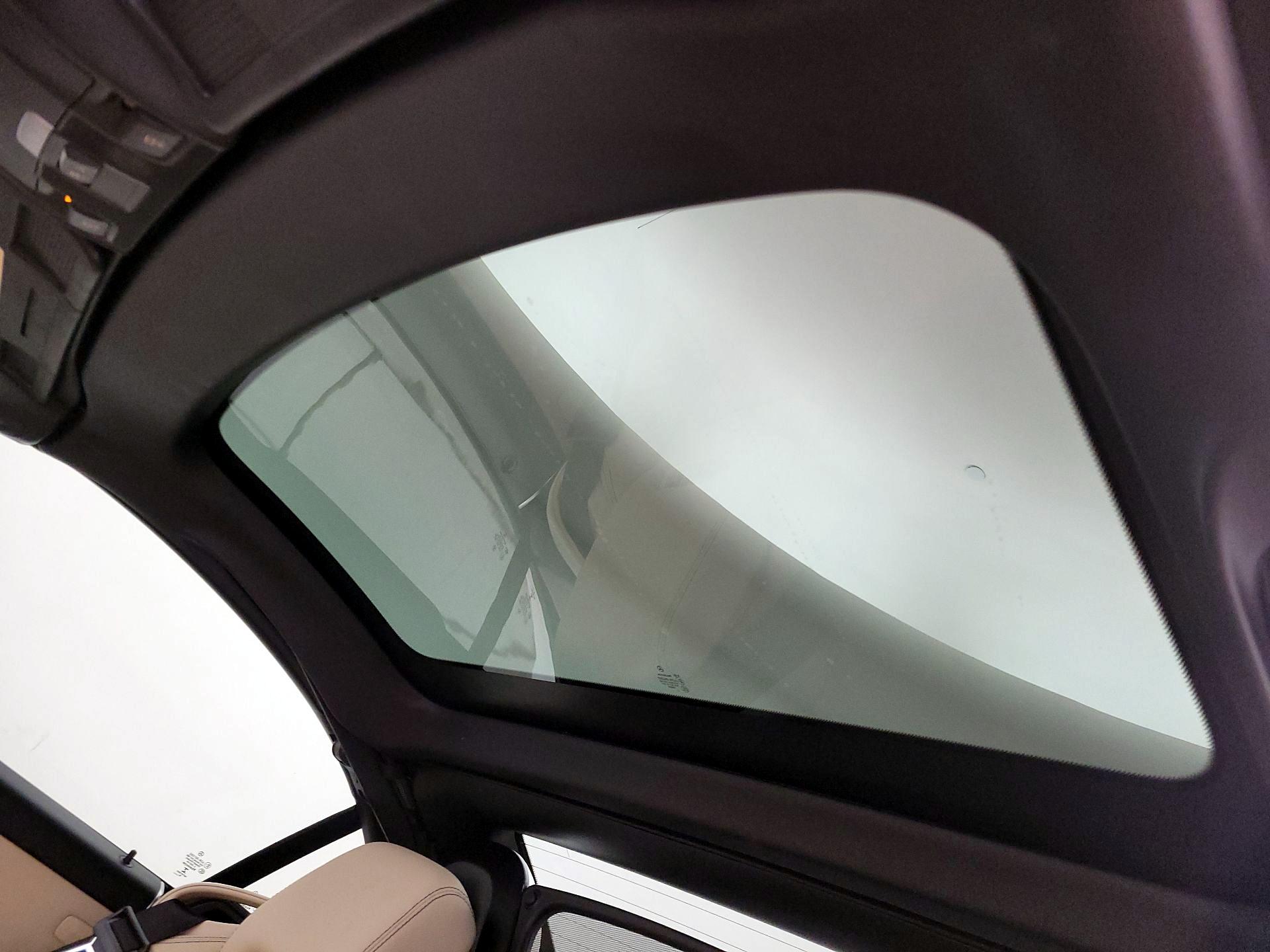 Thumbnail: 2017 Mercedes-Benz SLC - 20