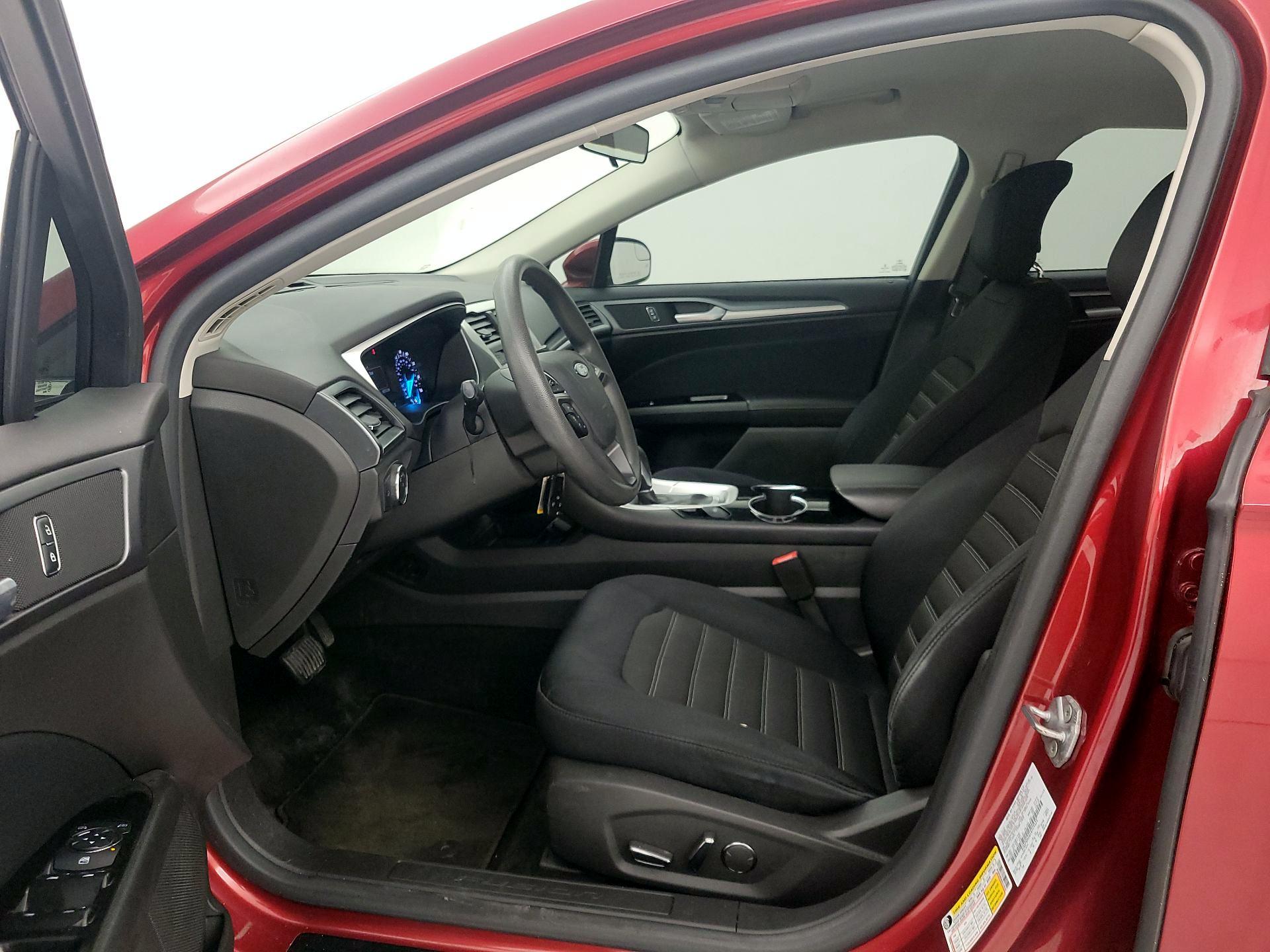 Thumbnail: 2014 Ford Fusion - 11