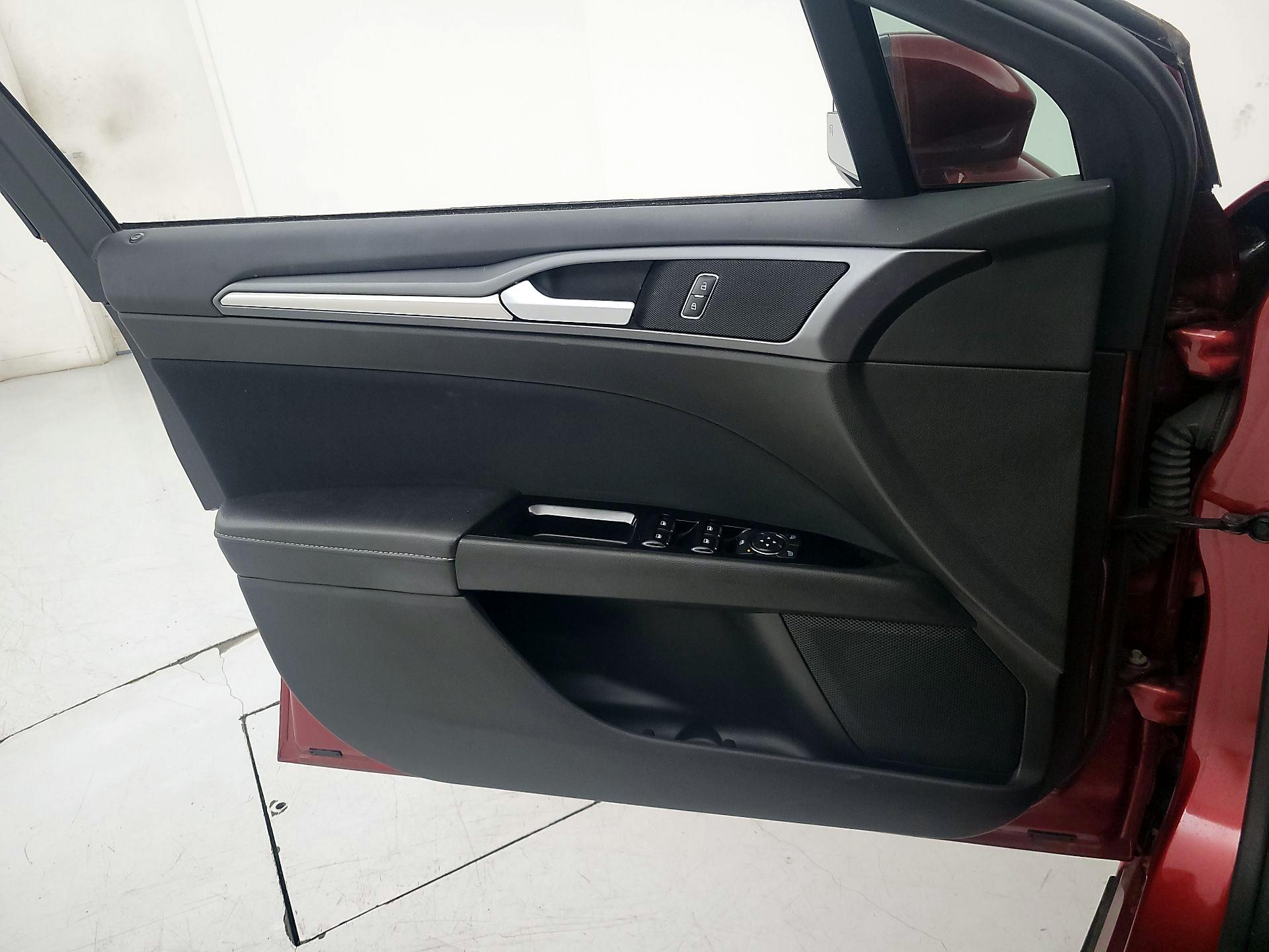 Thumbnail: 2014 Ford Fusion - 12