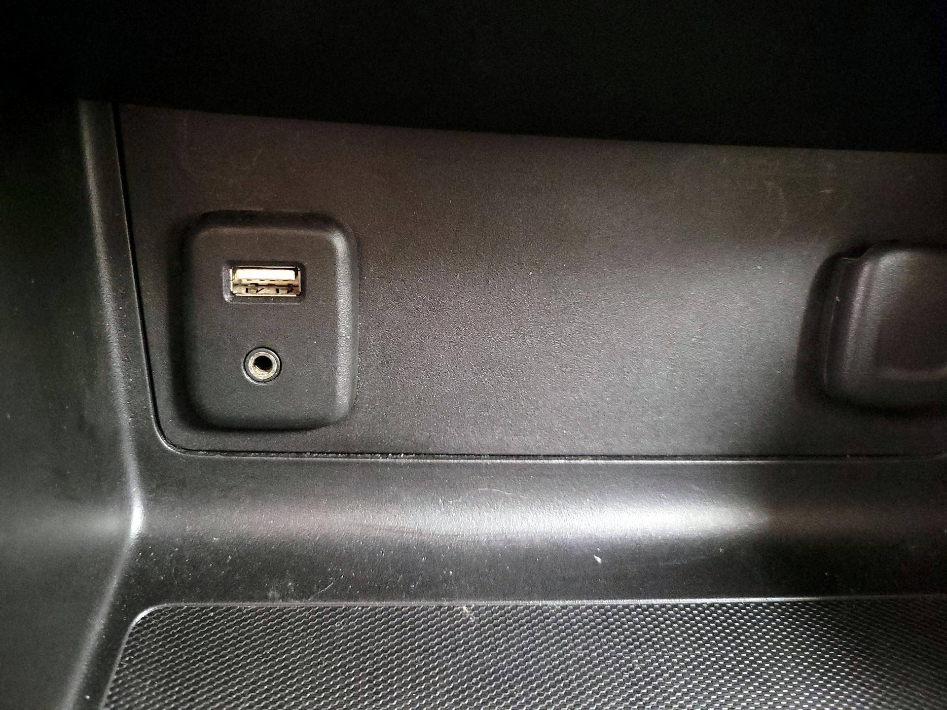 Thumbnail: 2016 GMC Canyon - 18