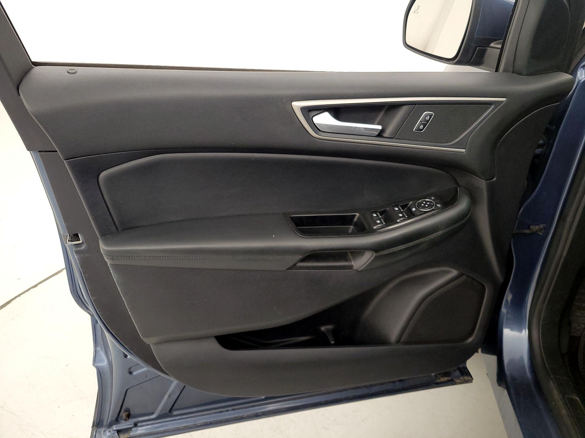 Thumbnail: 2019 Ford Edge - 12