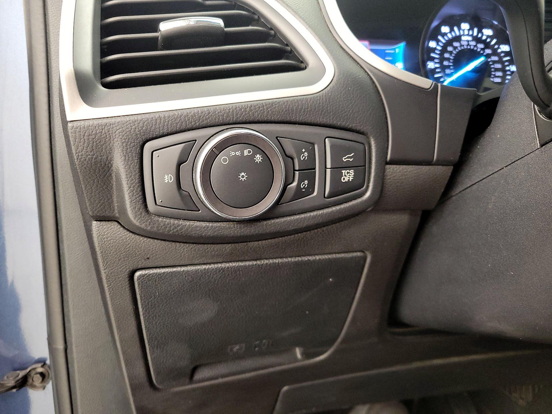 Thumbnail: 2019 Ford Edge - 13