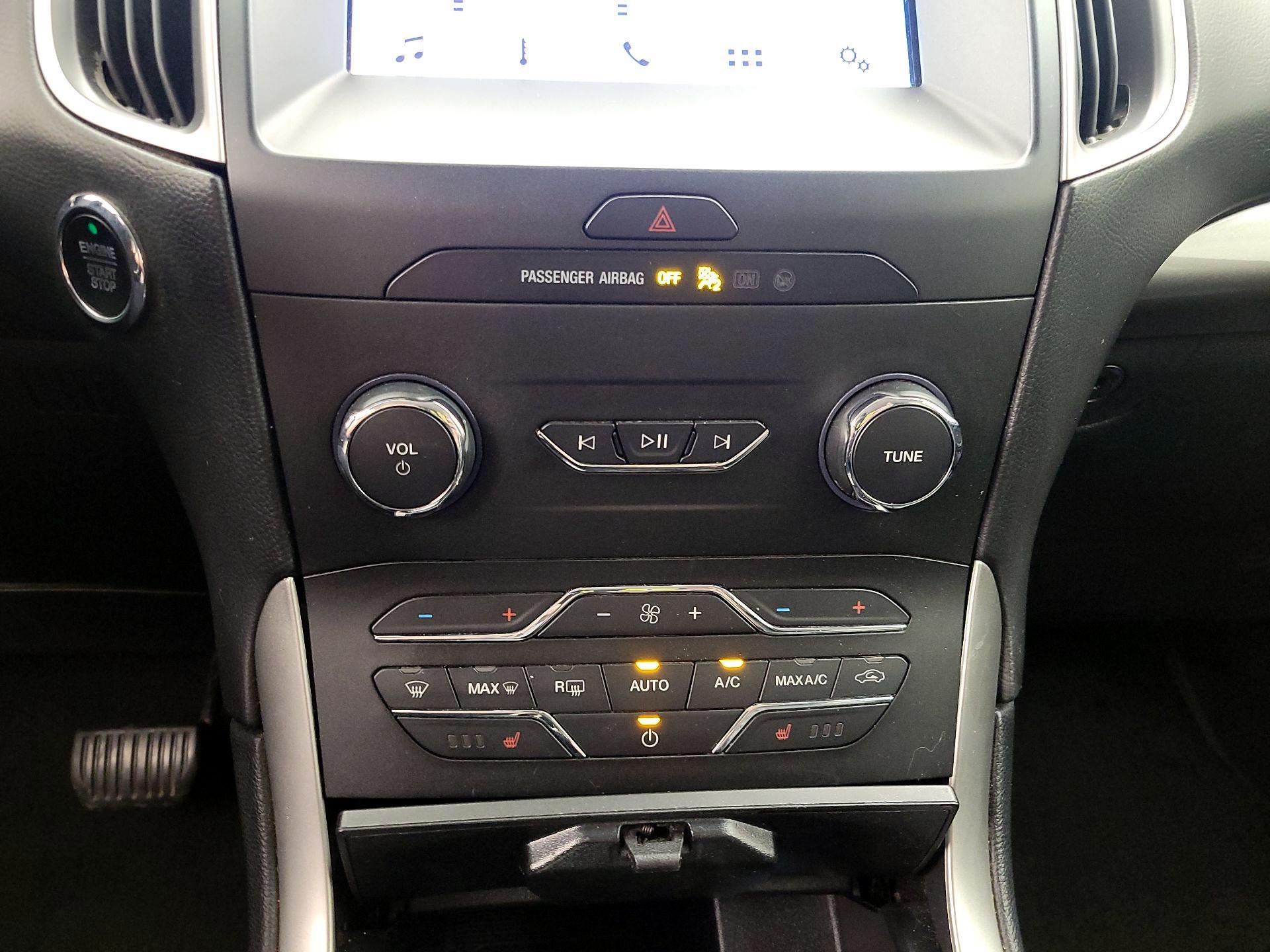 Thumbnail: 2019 Ford Edge - 16