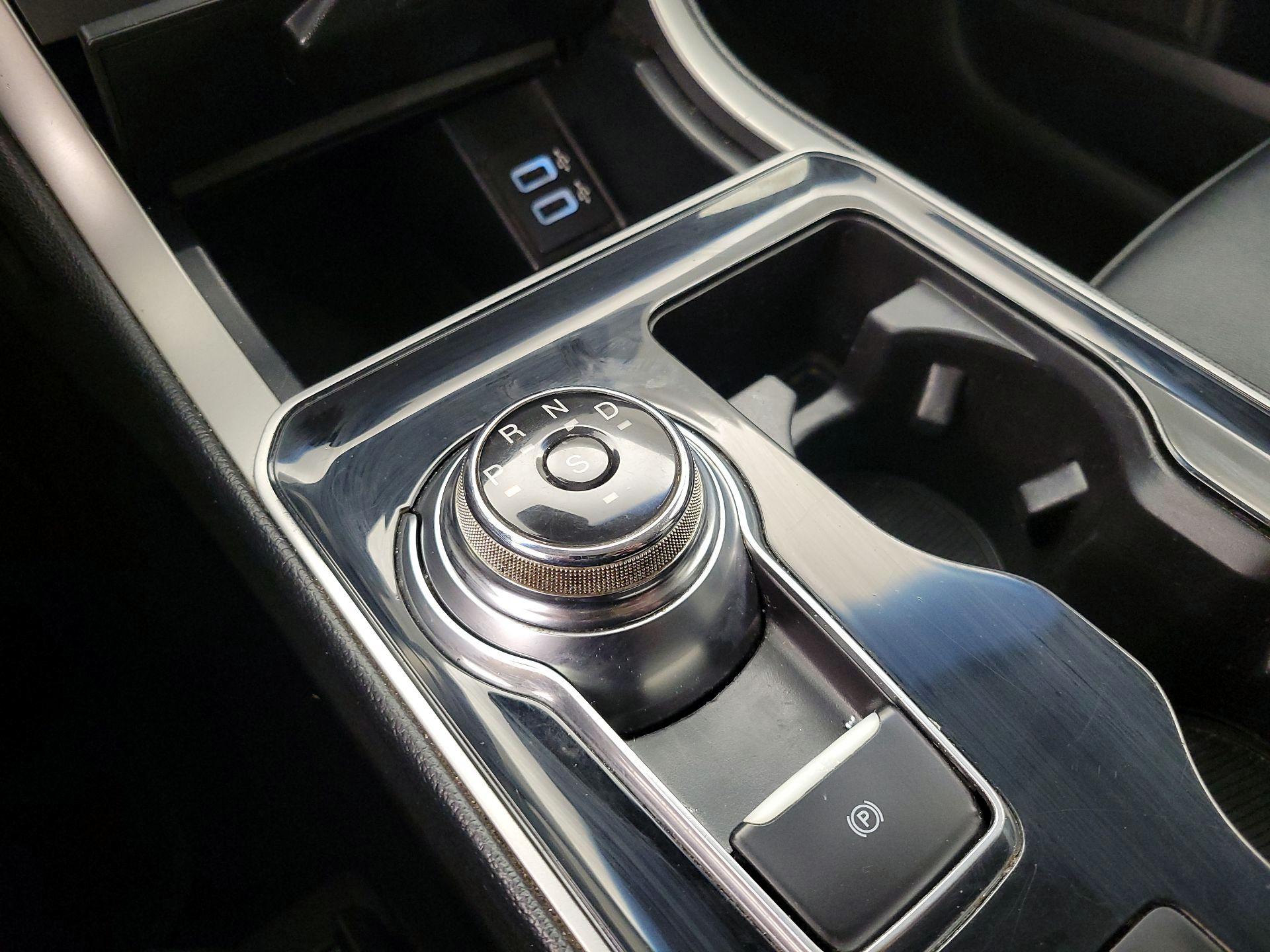 Thumbnail: 2019 Ford Edge - 17