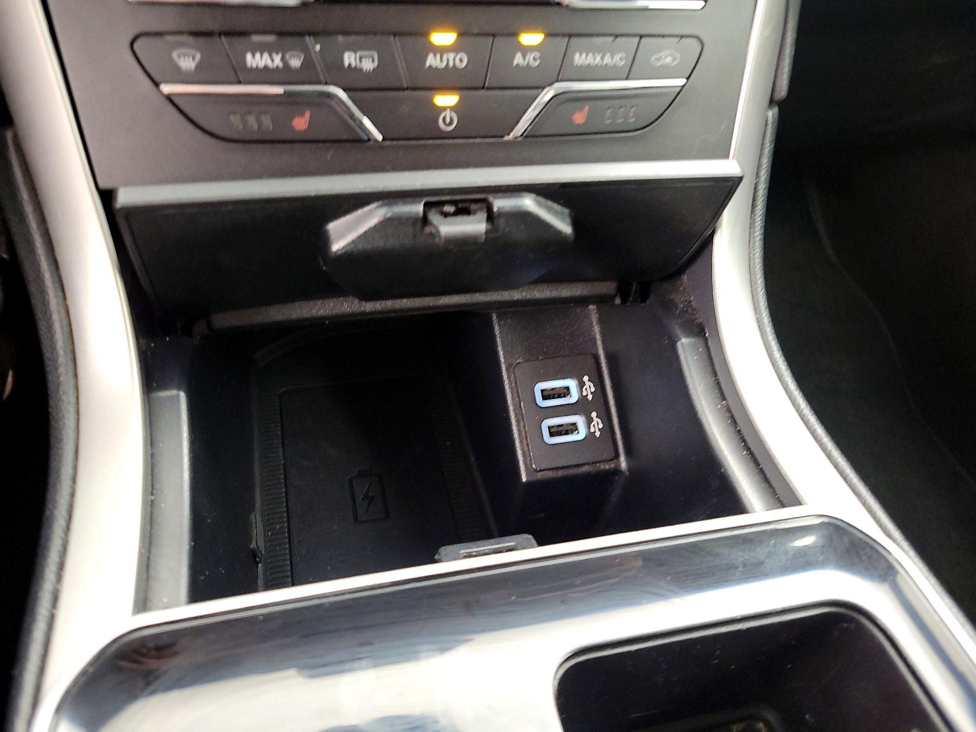 Thumbnail: 2019 Ford Edge - 18