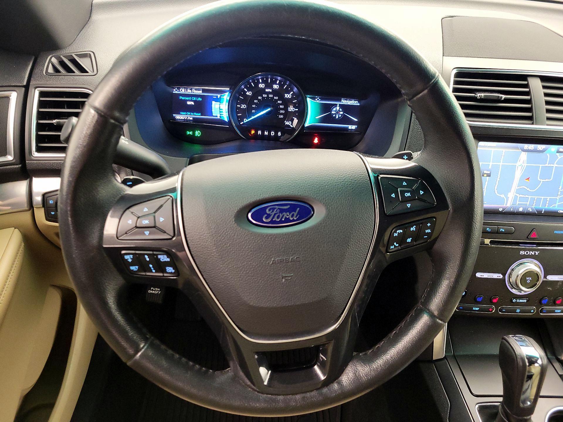 Thumbnail: 2016 Ford Explorer - 10