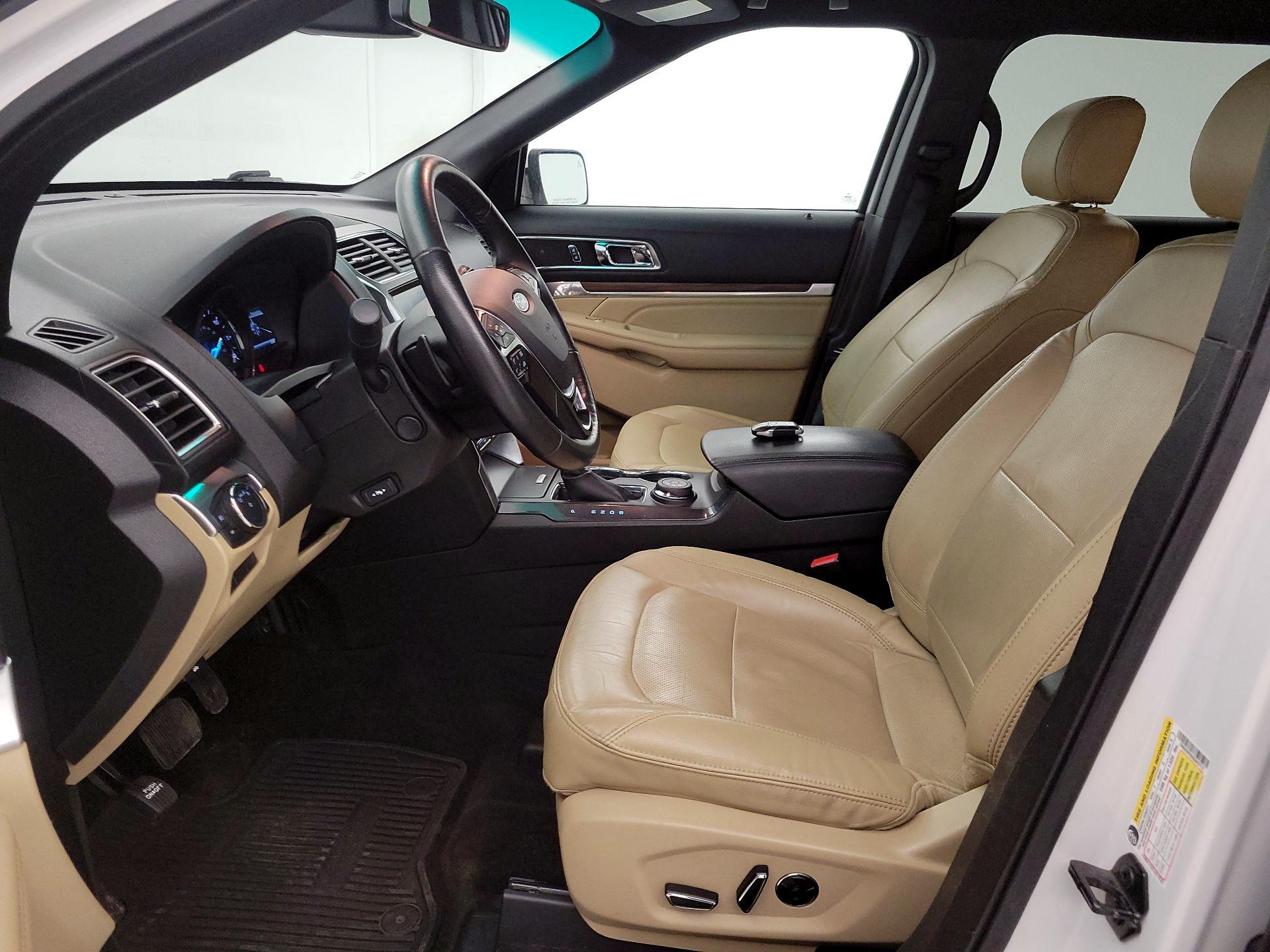 Thumbnail: 2016 Ford Explorer - 11