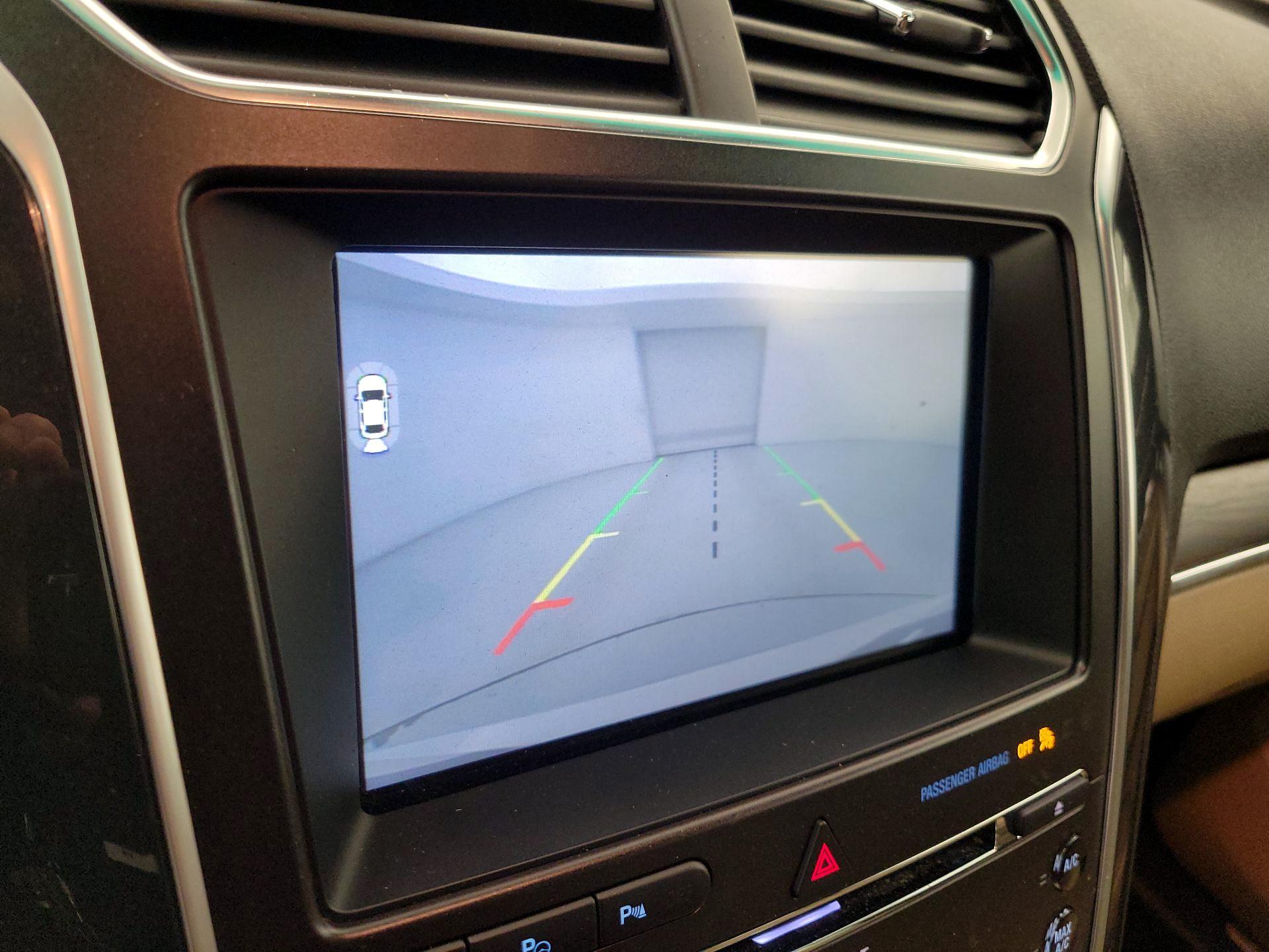 Thumbnail: 2016 Ford Explorer - 15