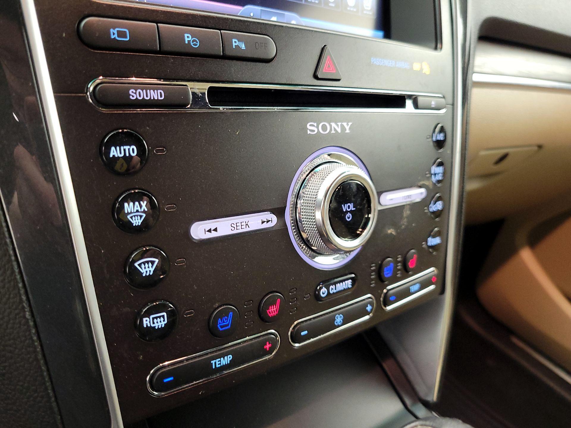 Thumbnail: 2016 Ford Explorer - 17