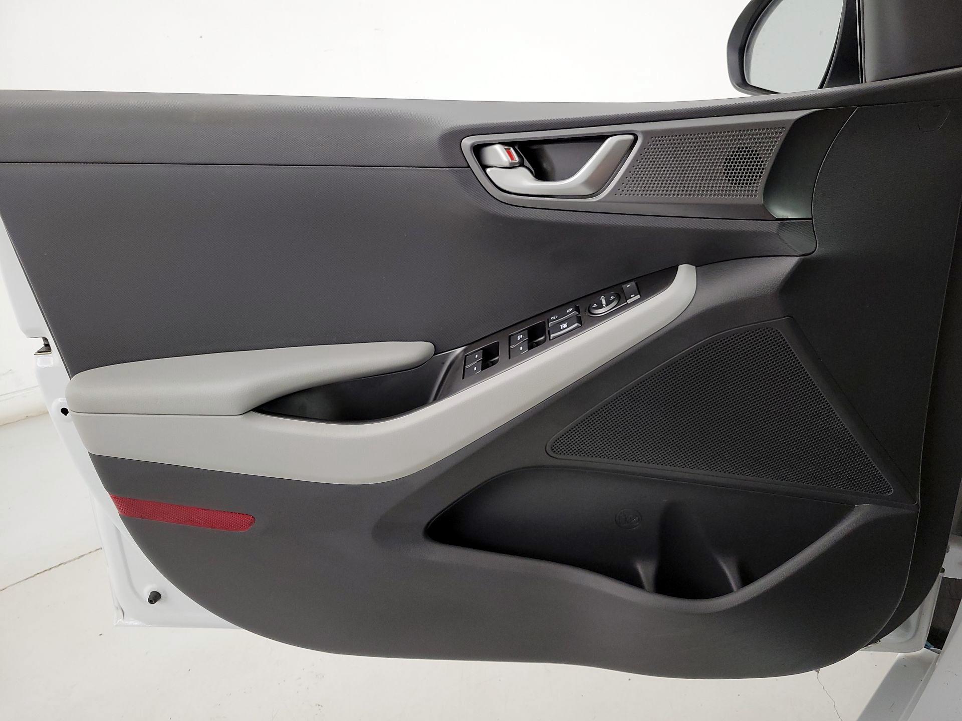 Thumbnail: 2022 Hyundai Ioniq - 12