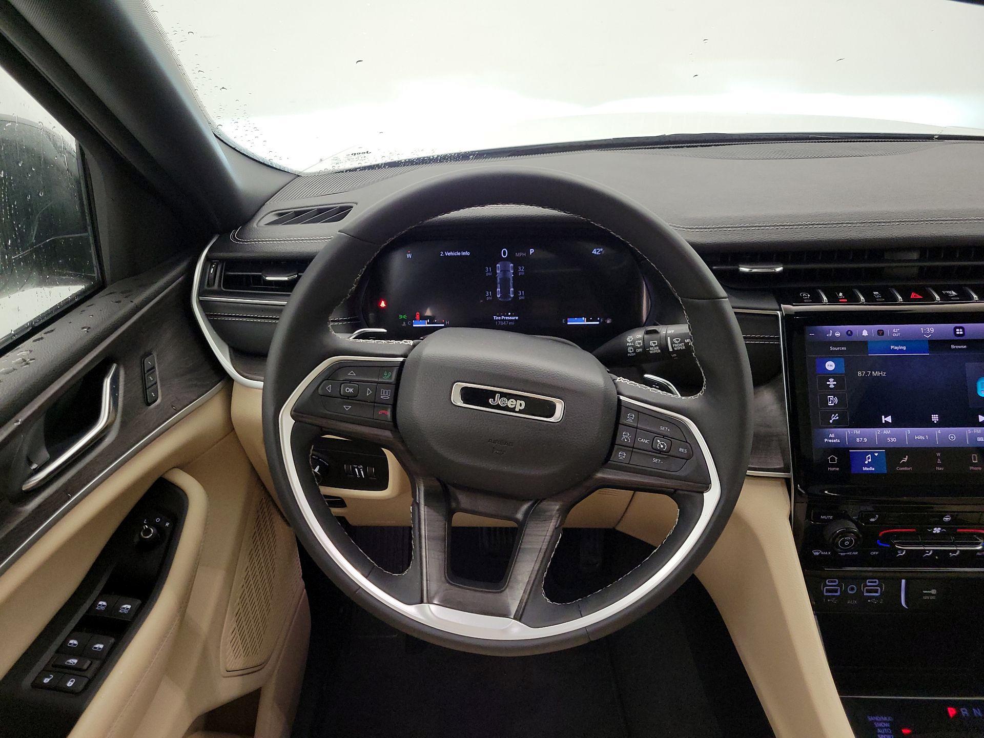 Thumbnail: 2024 Jeep Grand Cherokee - 10