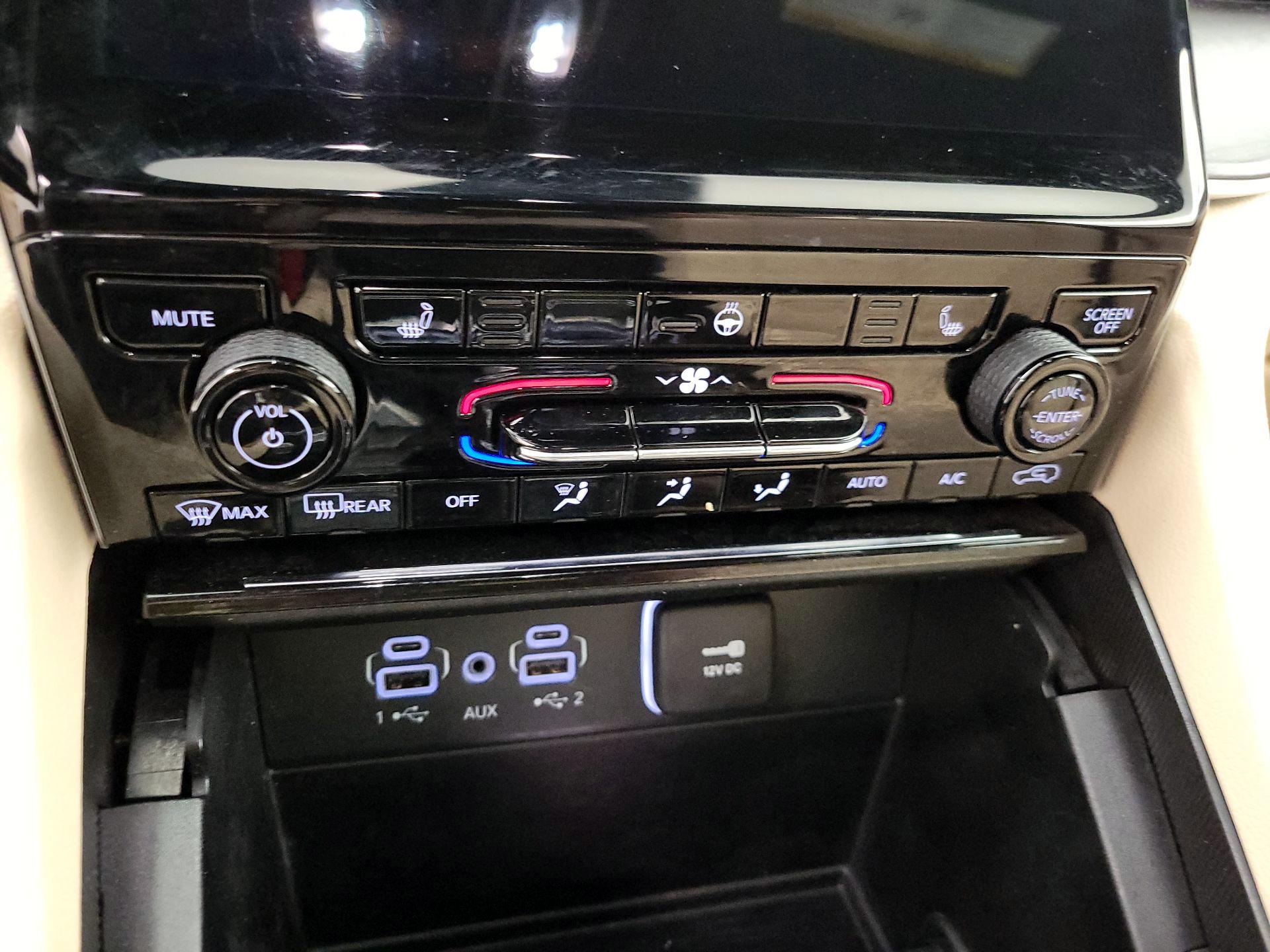 Thumbnail: 2024 Jeep Grand Cherokee - 17