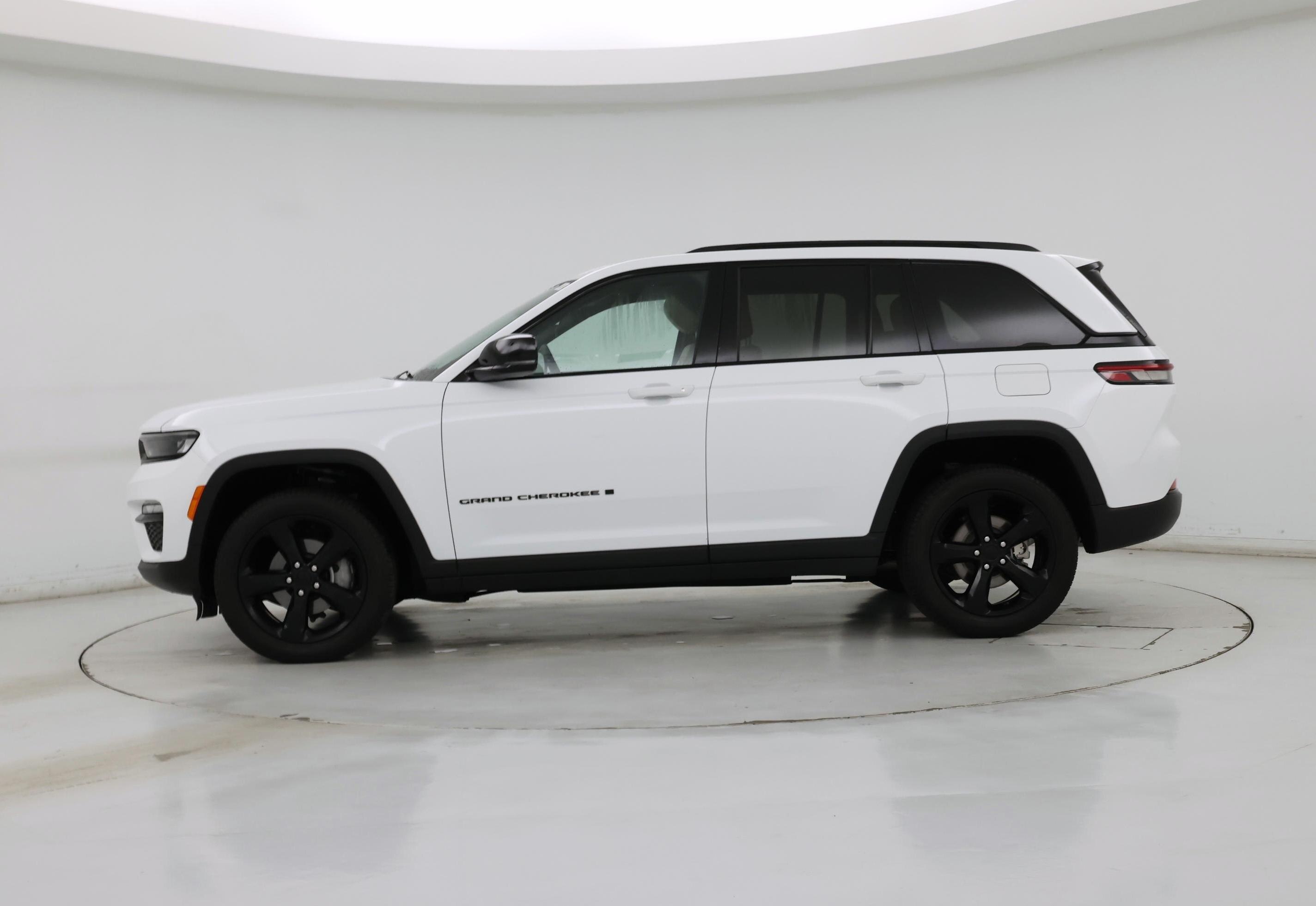 Thumbnail: 2024 Jeep Grand Cherokee - 3