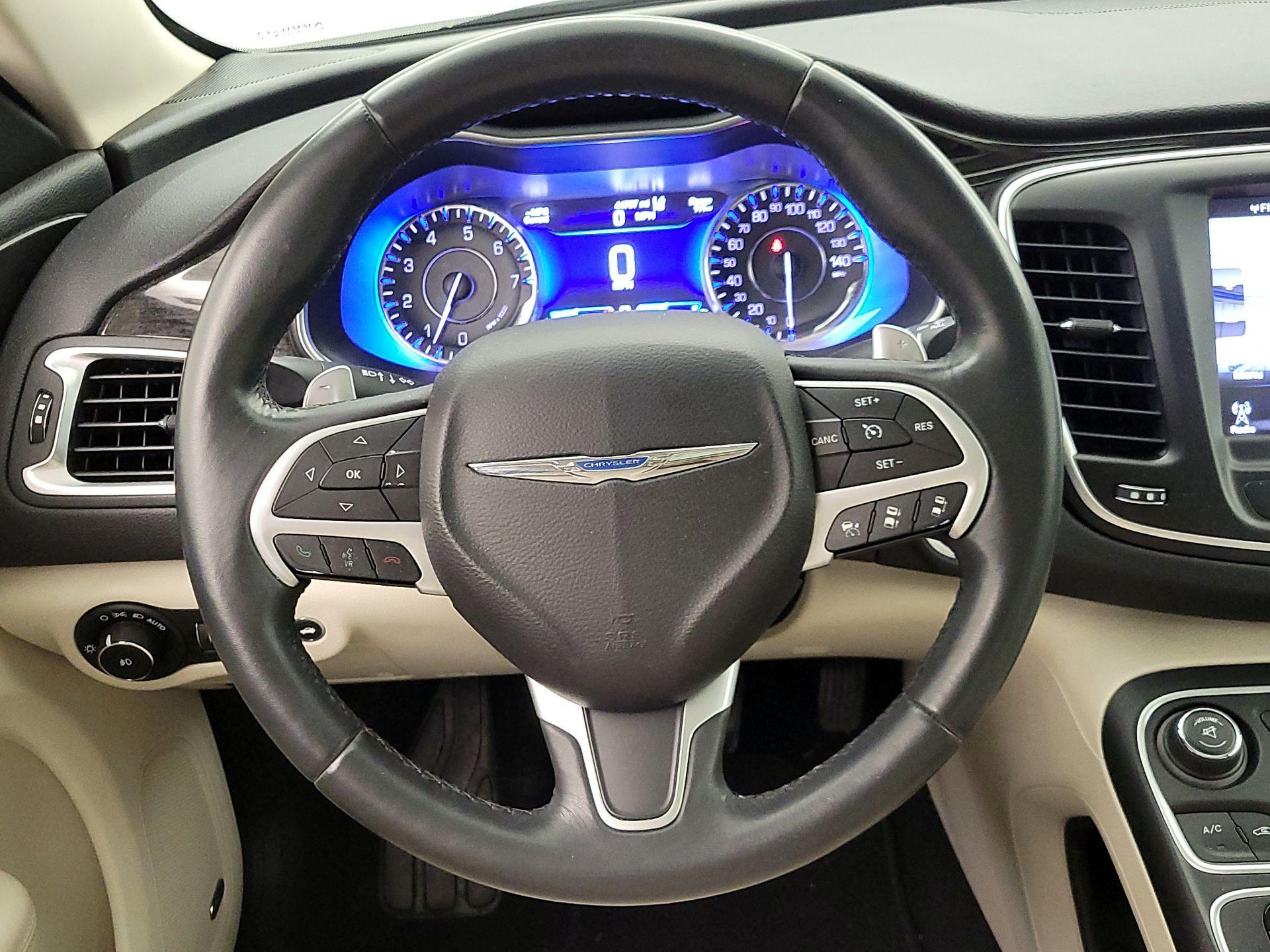 Thumbnail: 2015 Chrysler 200 - 10