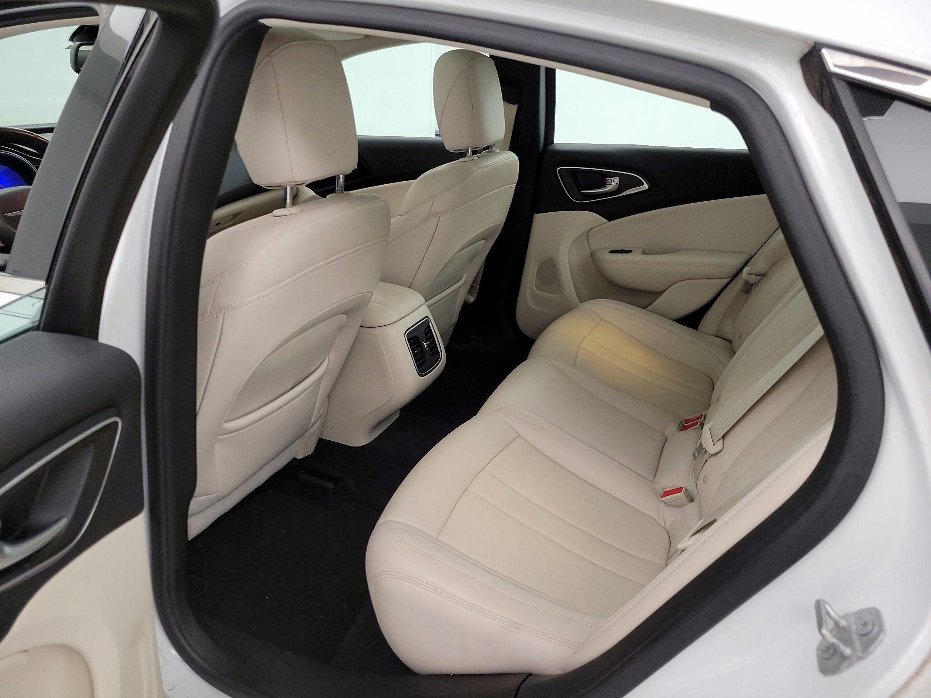 Thumbnail: 2015 Chrysler 200 - 20