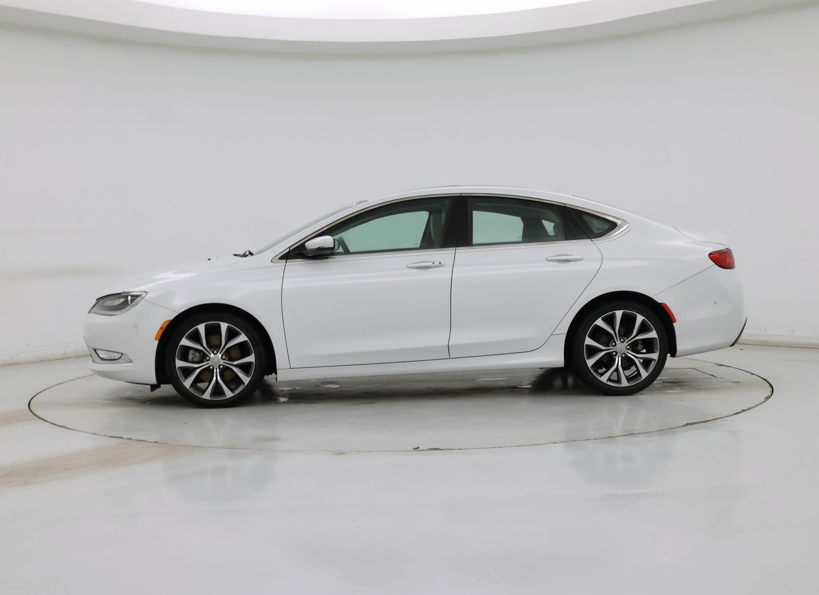 Thumbnail: 2015 Chrysler 200 - 3