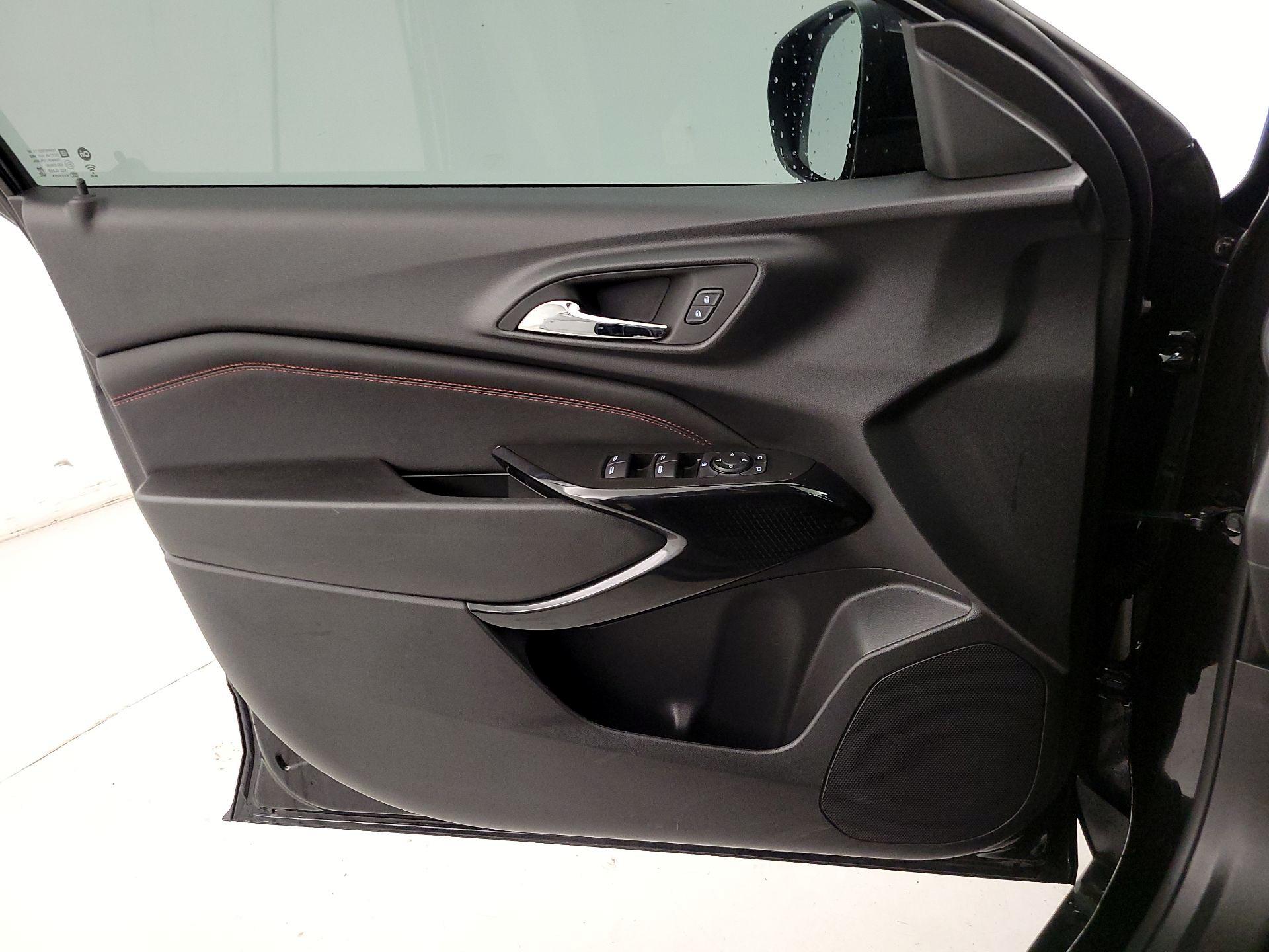 Thumbnail: 2025 Chevrolet Trax - 12