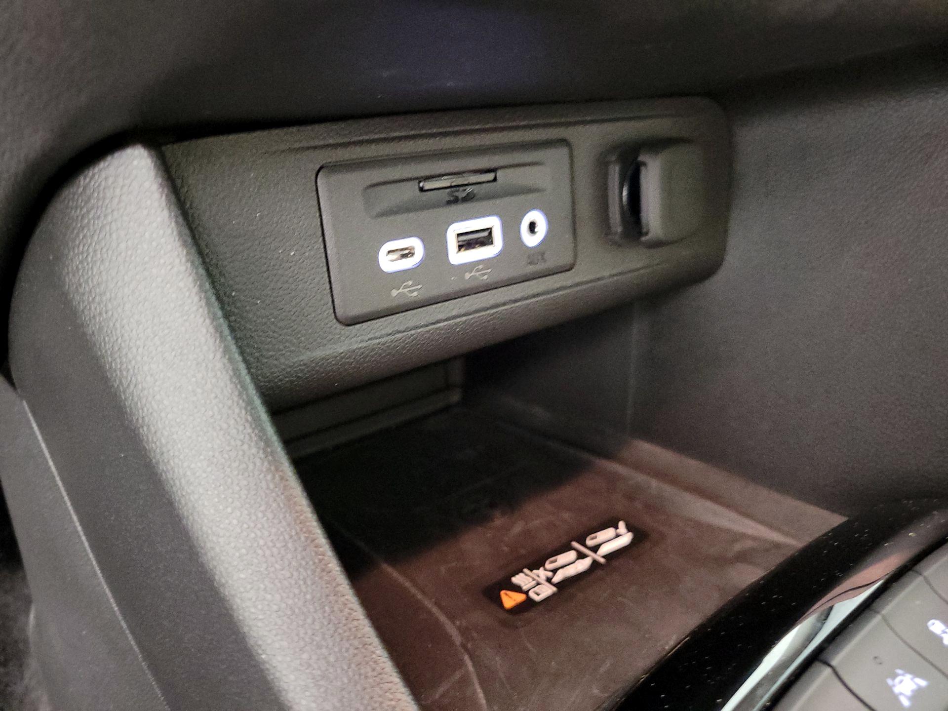 Thumbnail: 2021 Buick Encore GX - 18