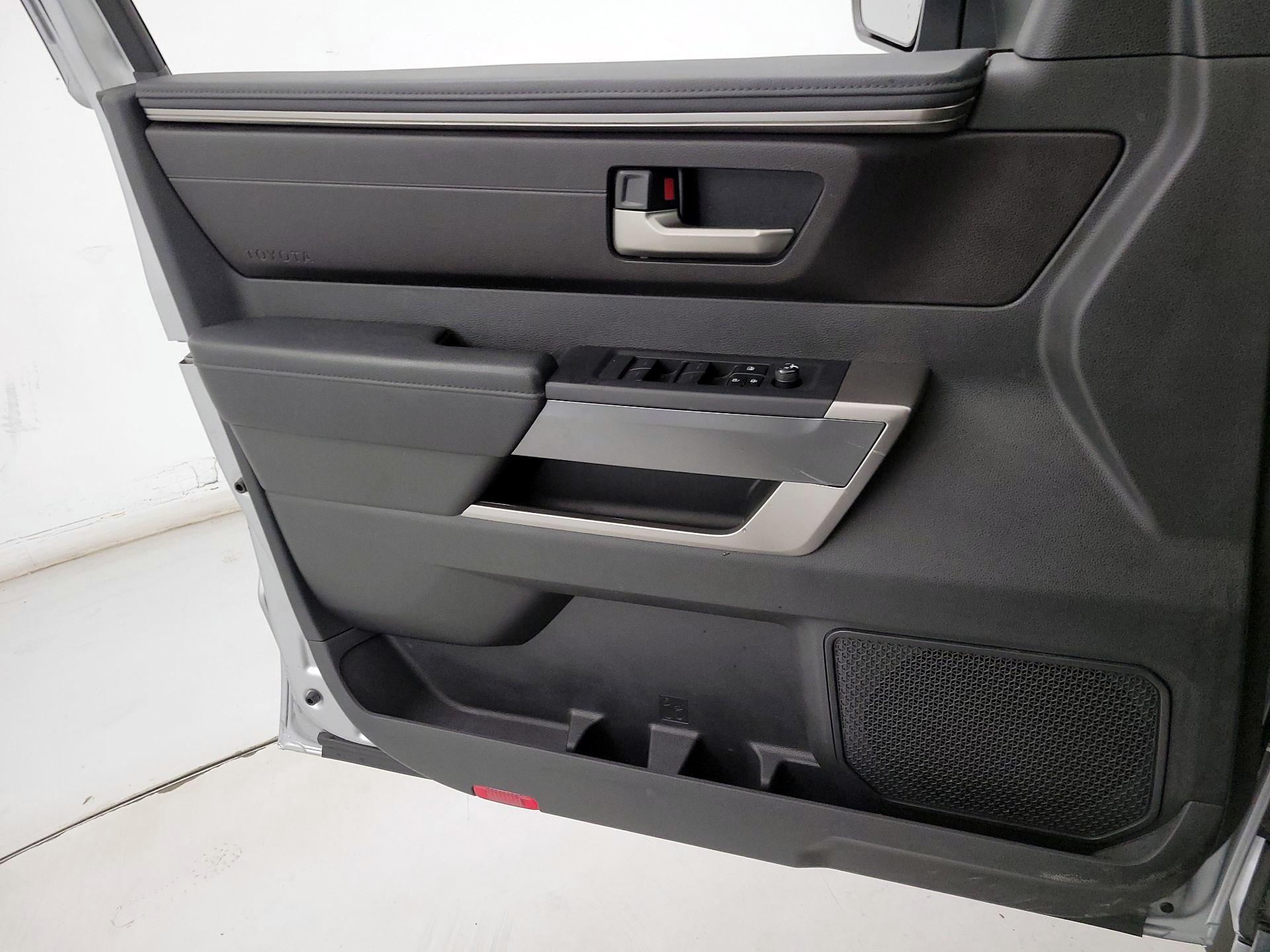 Thumbnail: 2025 Toyota Tundra - 12