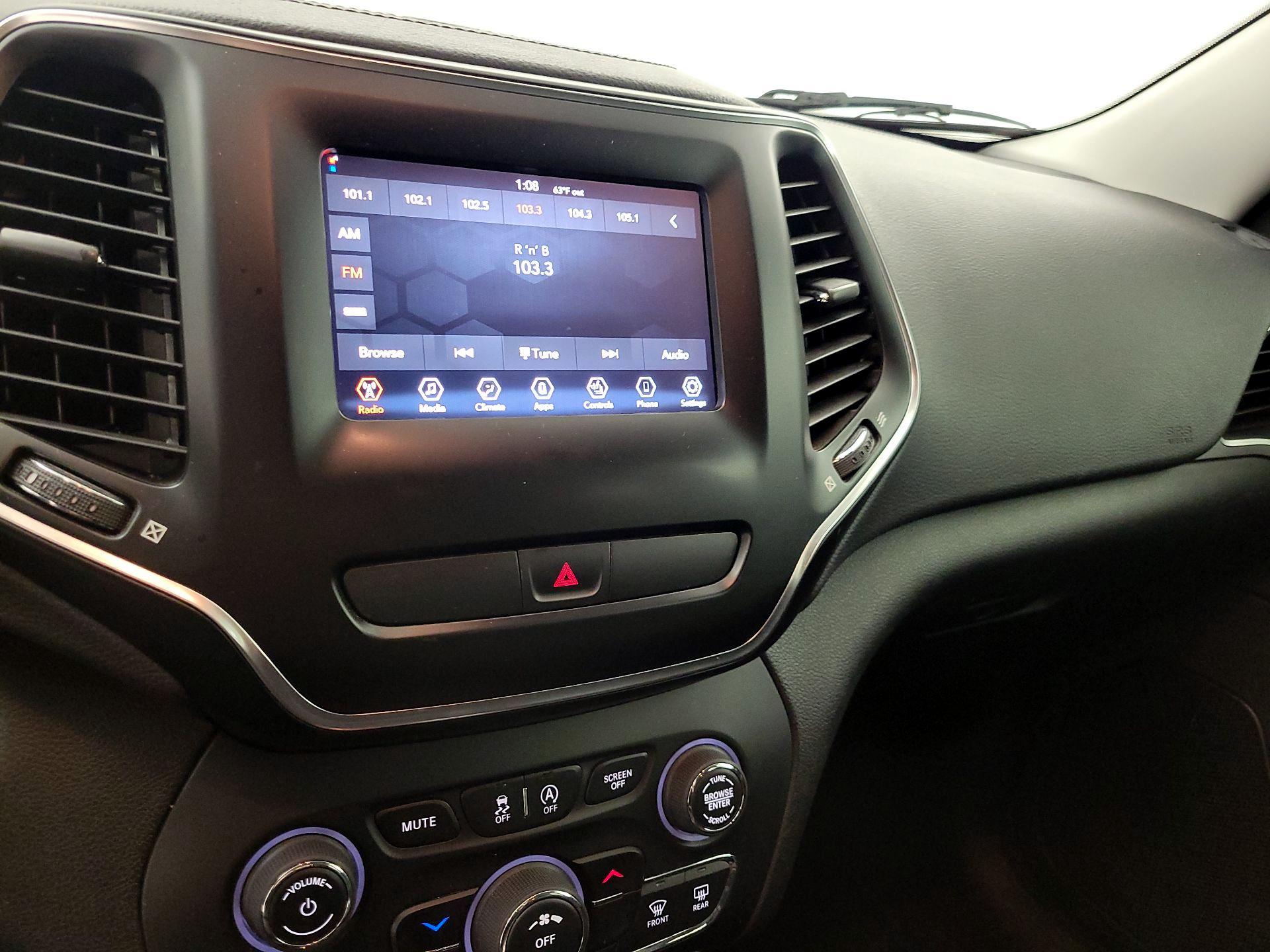 Thumbnail: 2019 Jeep Cherokee - 15