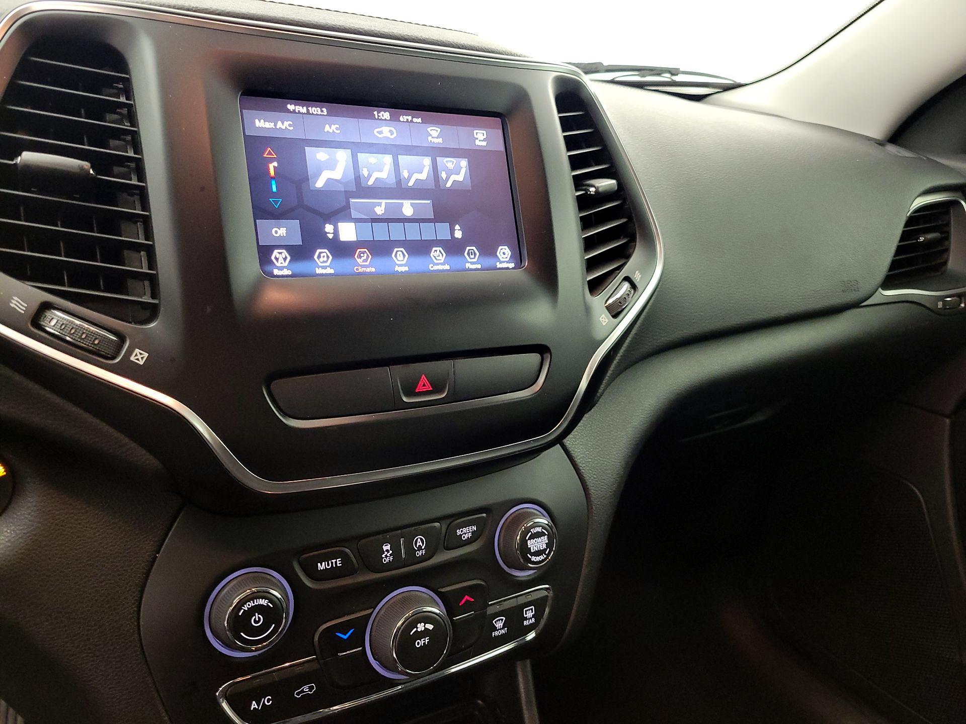 Thumbnail: 2019 Jeep Cherokee - 16