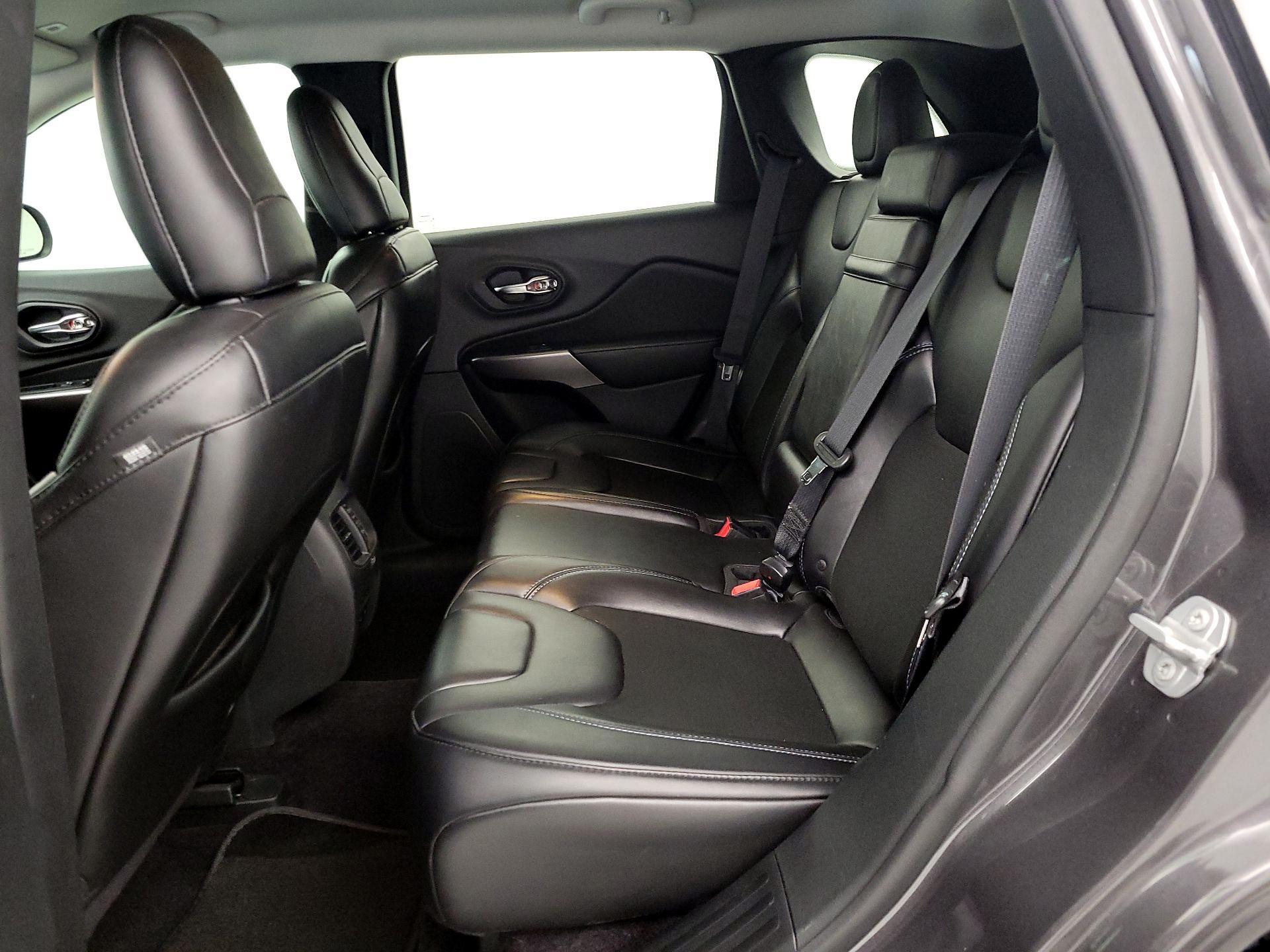 Thumbnail: 2019 Jeep Cherokee - 19