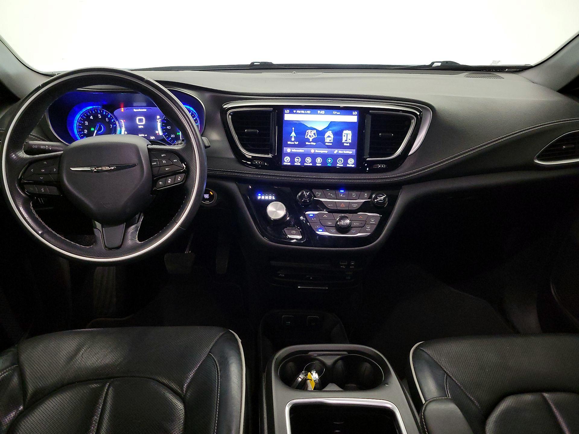 Thumbnail: 2020 Chrysler Pacifica - 9