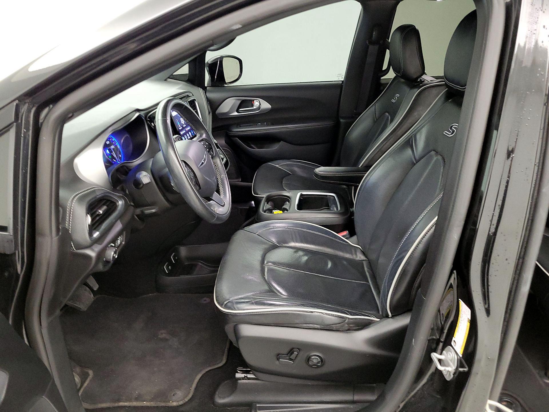 Thumbnail: 2020 Chrysler Pacifica - 11