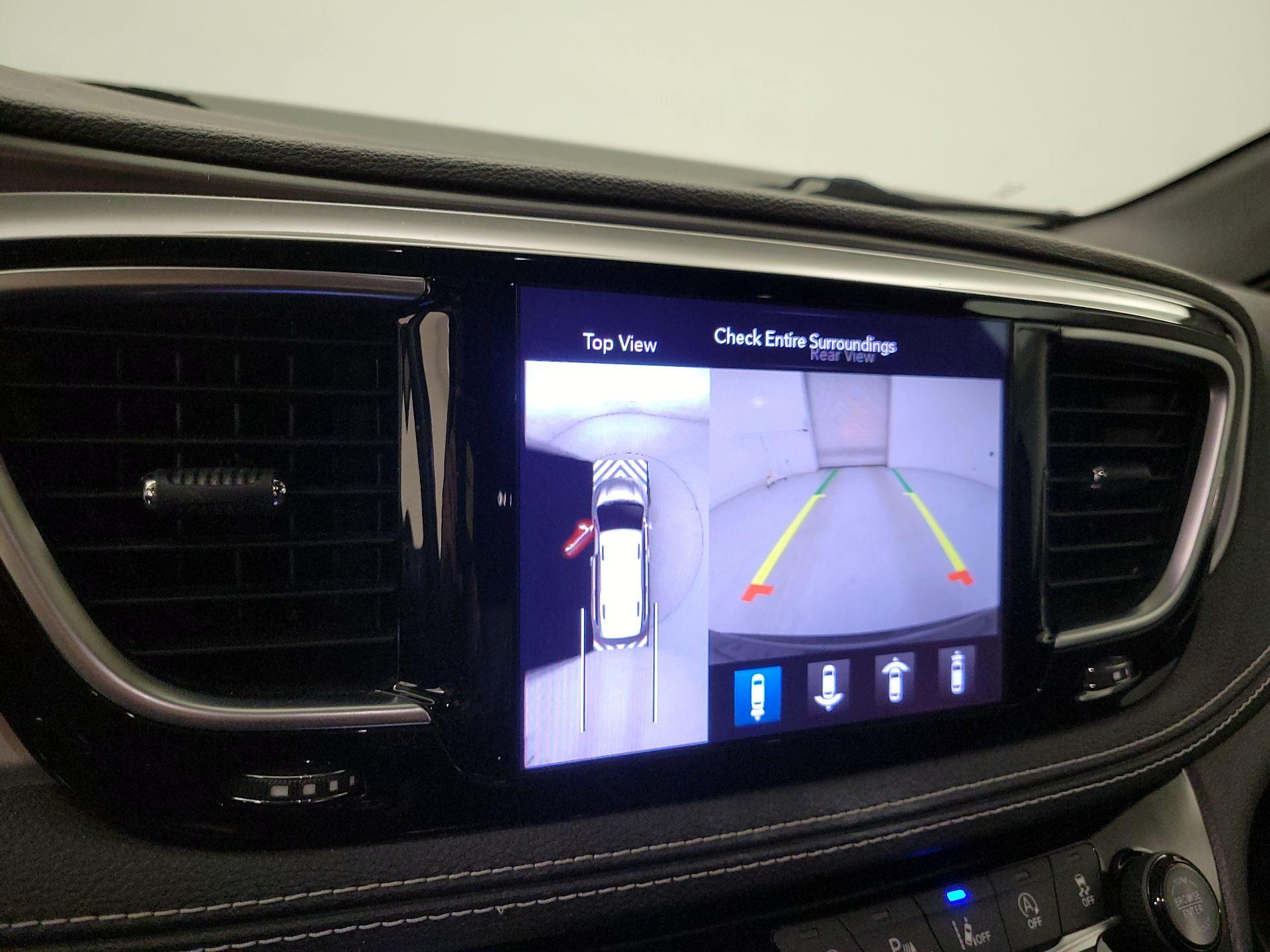 Thumbnail: 2020 Chrysler Pacifica - 14