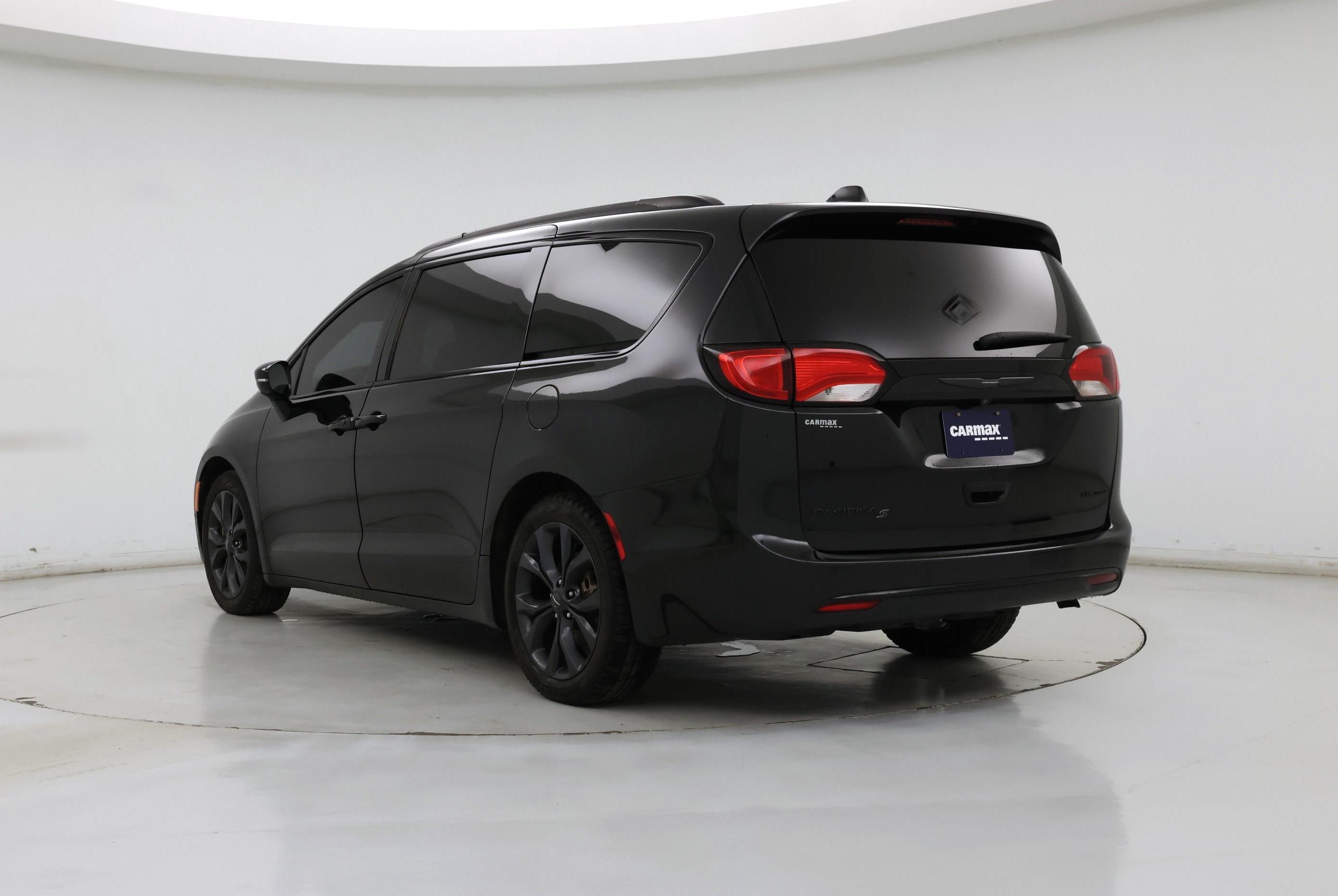 Thumbnail: 2020 Chrysler Pacifica - 2