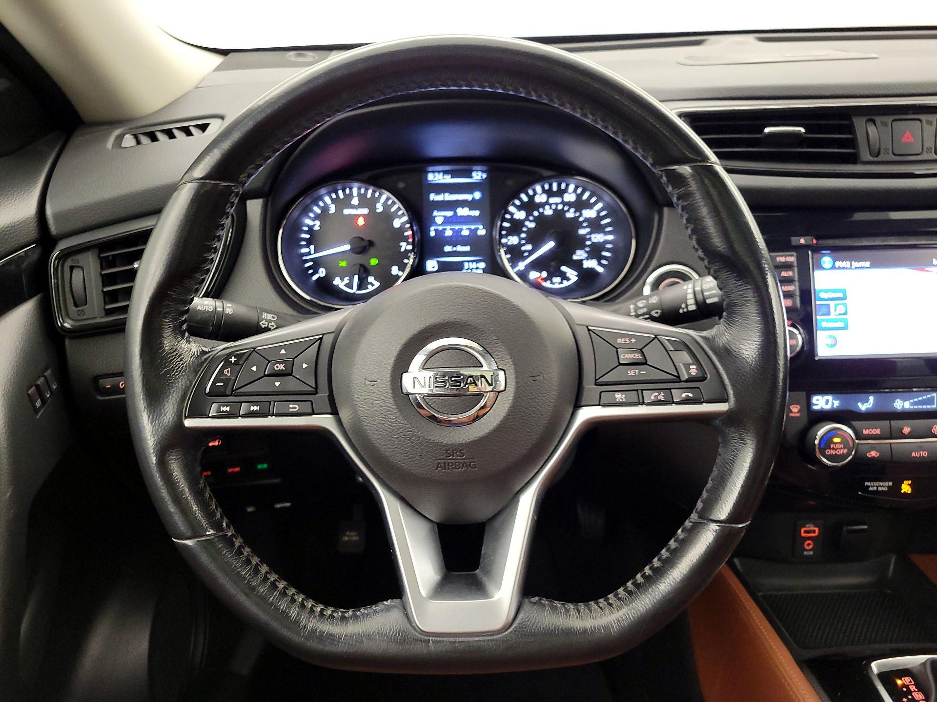 Thumbnail: 2017 Nissan Rogue - 10