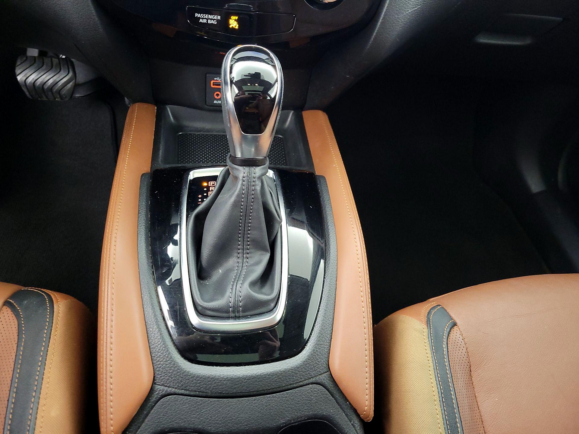 Thumbnail: 2017 Nissan Rogue - 18