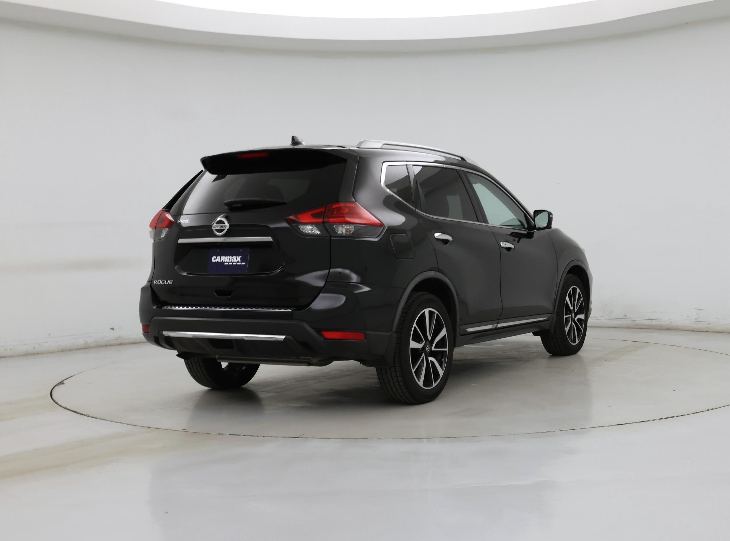 Thumbnail: 2017 Nissan Rogue - 8