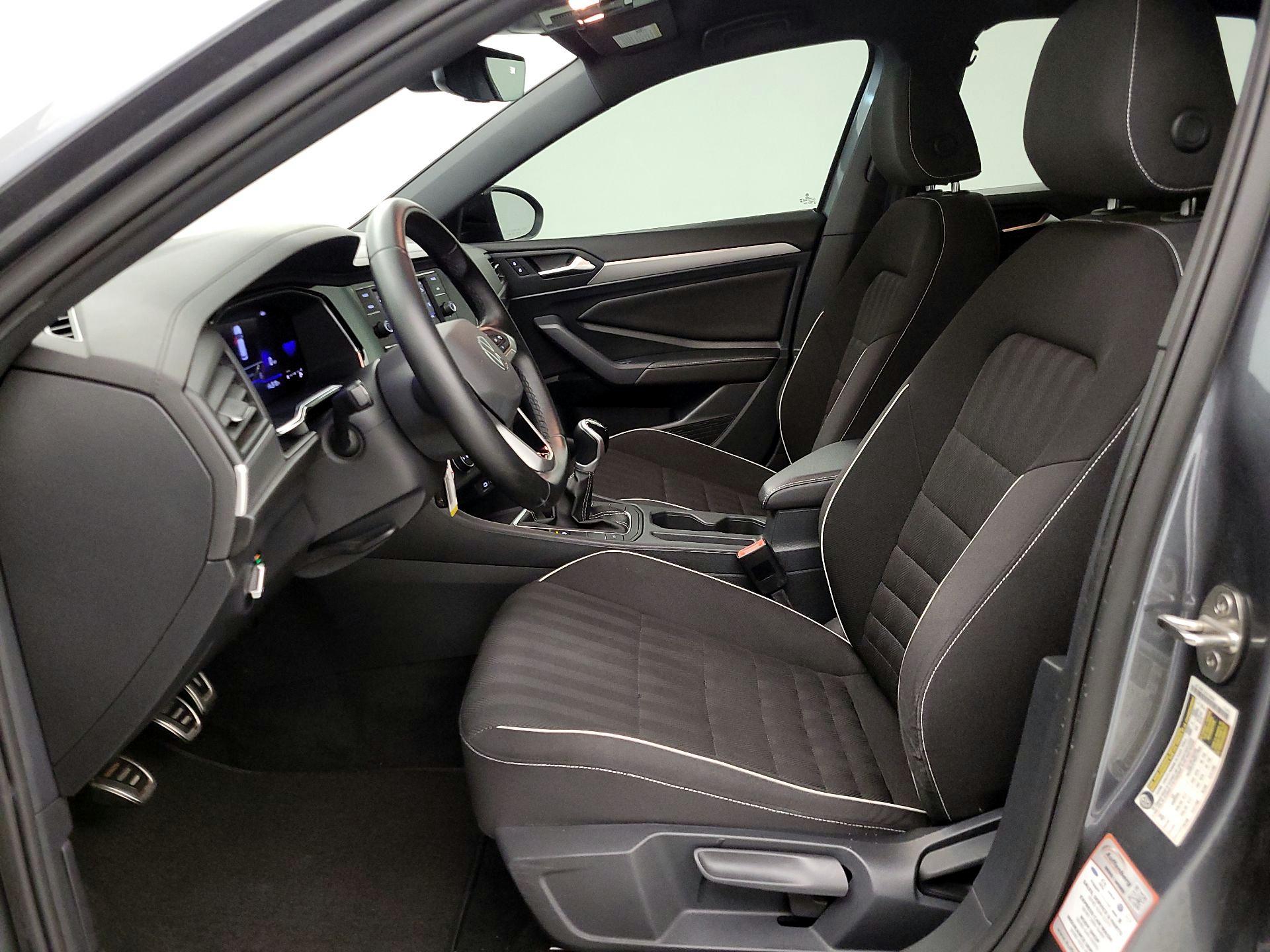 Thumbnail: 2023 Volkswagen Jetta - 11