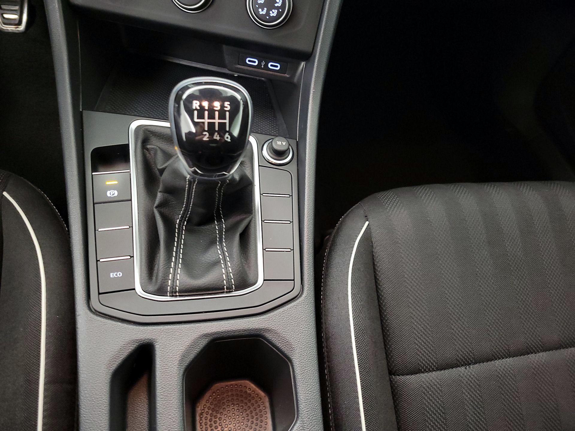 Thumbnail: 2023 Volkswagen Jetta - 17