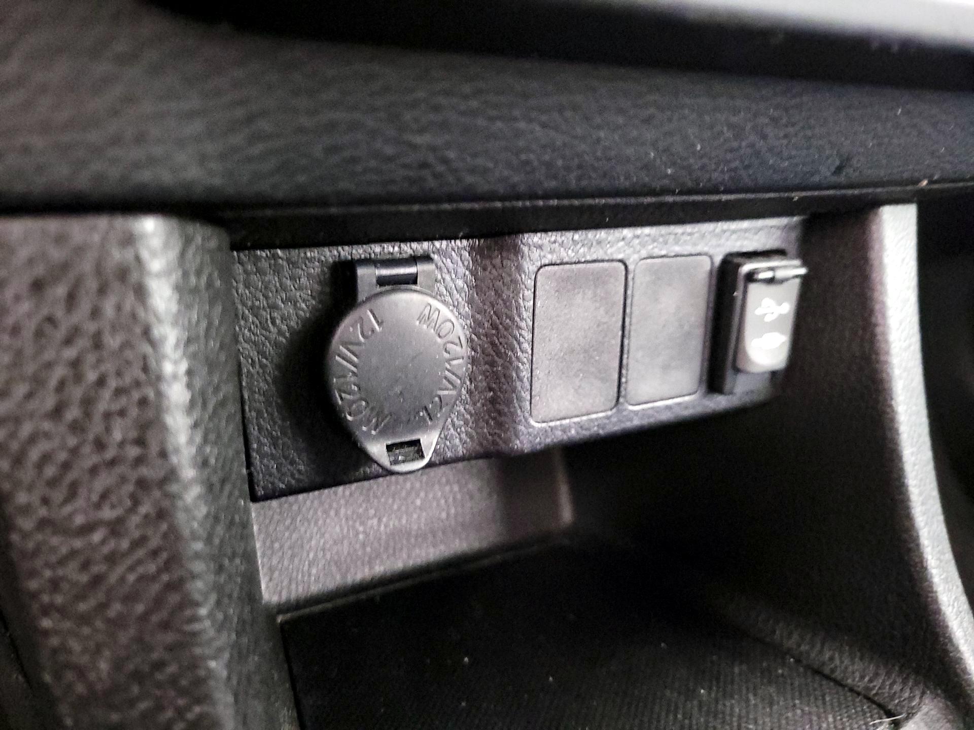 Thumbnail: 2014 Toyota Corolla - 18