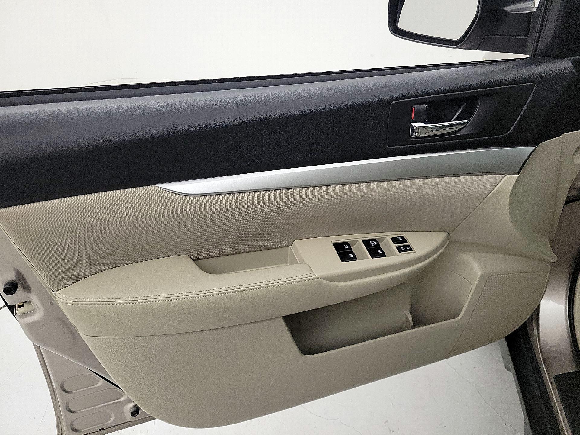 Thumbnail: 2014 Subaru Outback - 12