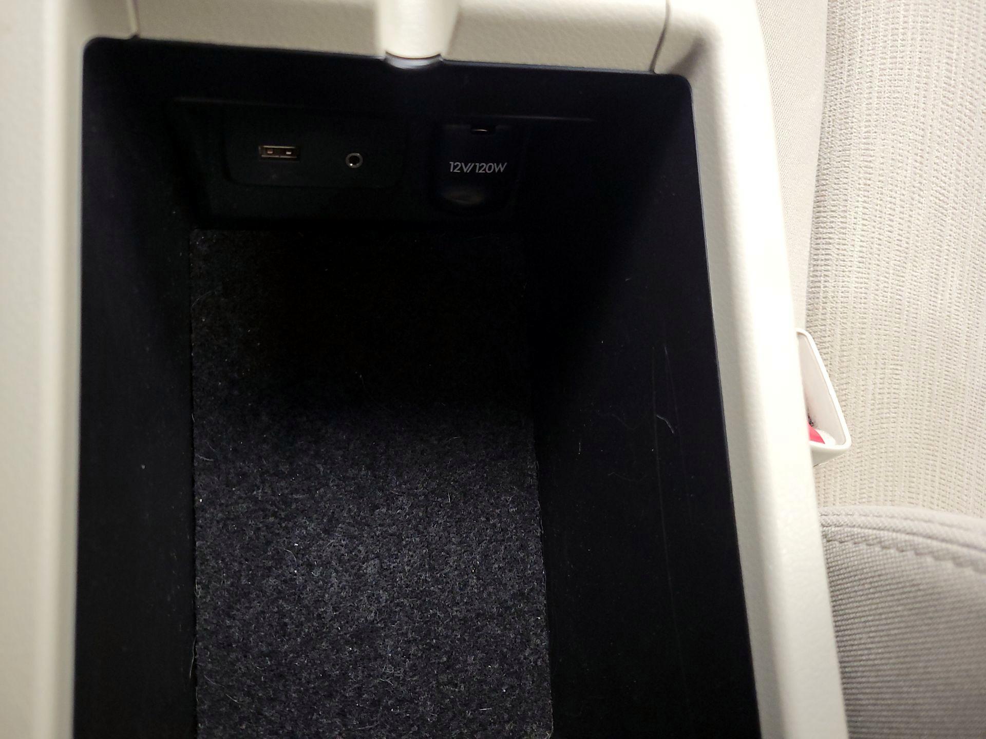 Thumbnail: 2014 Subaru Outback - 17