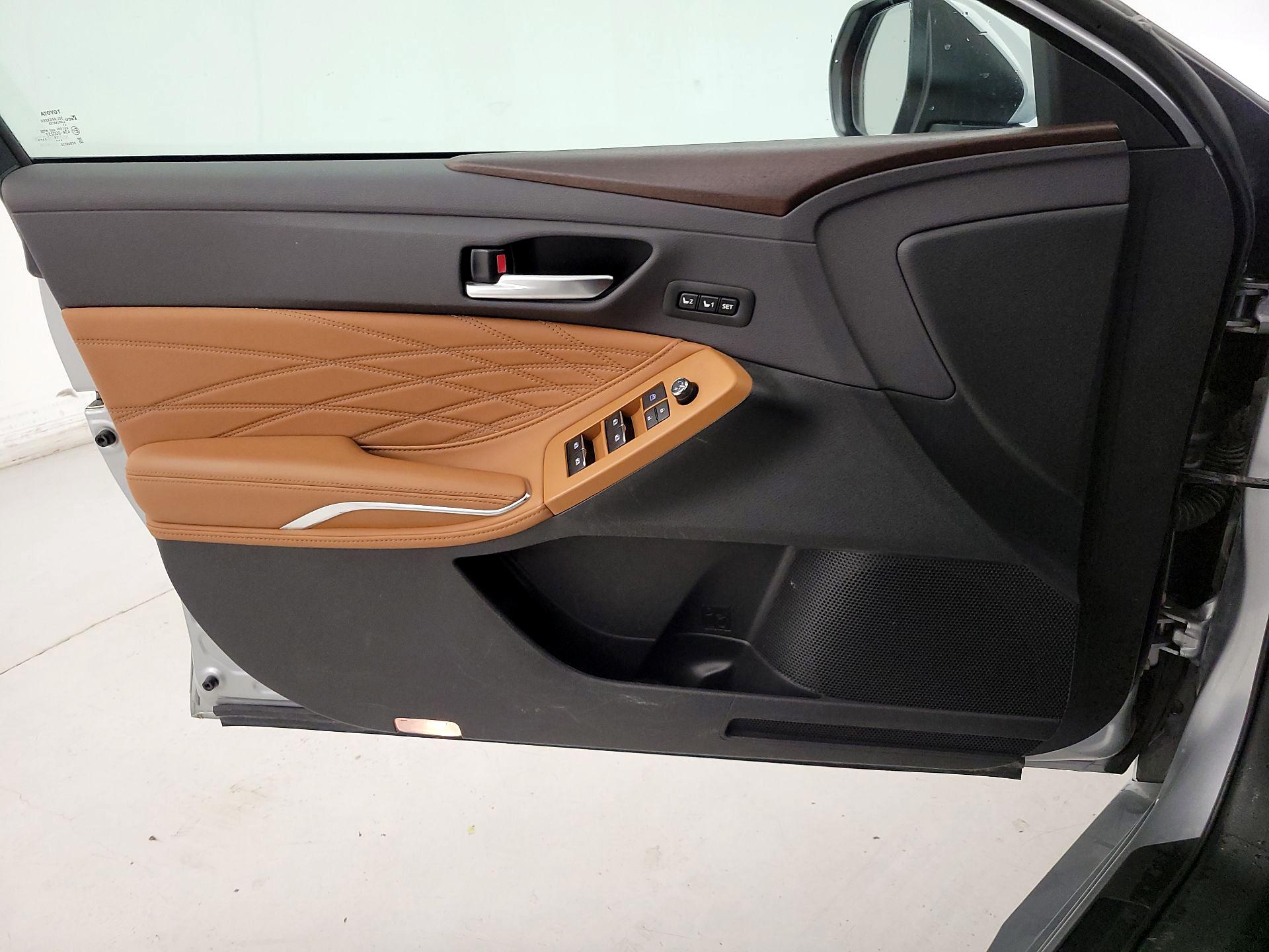 Thumbnail: 2020 Toyota Avalon - 12