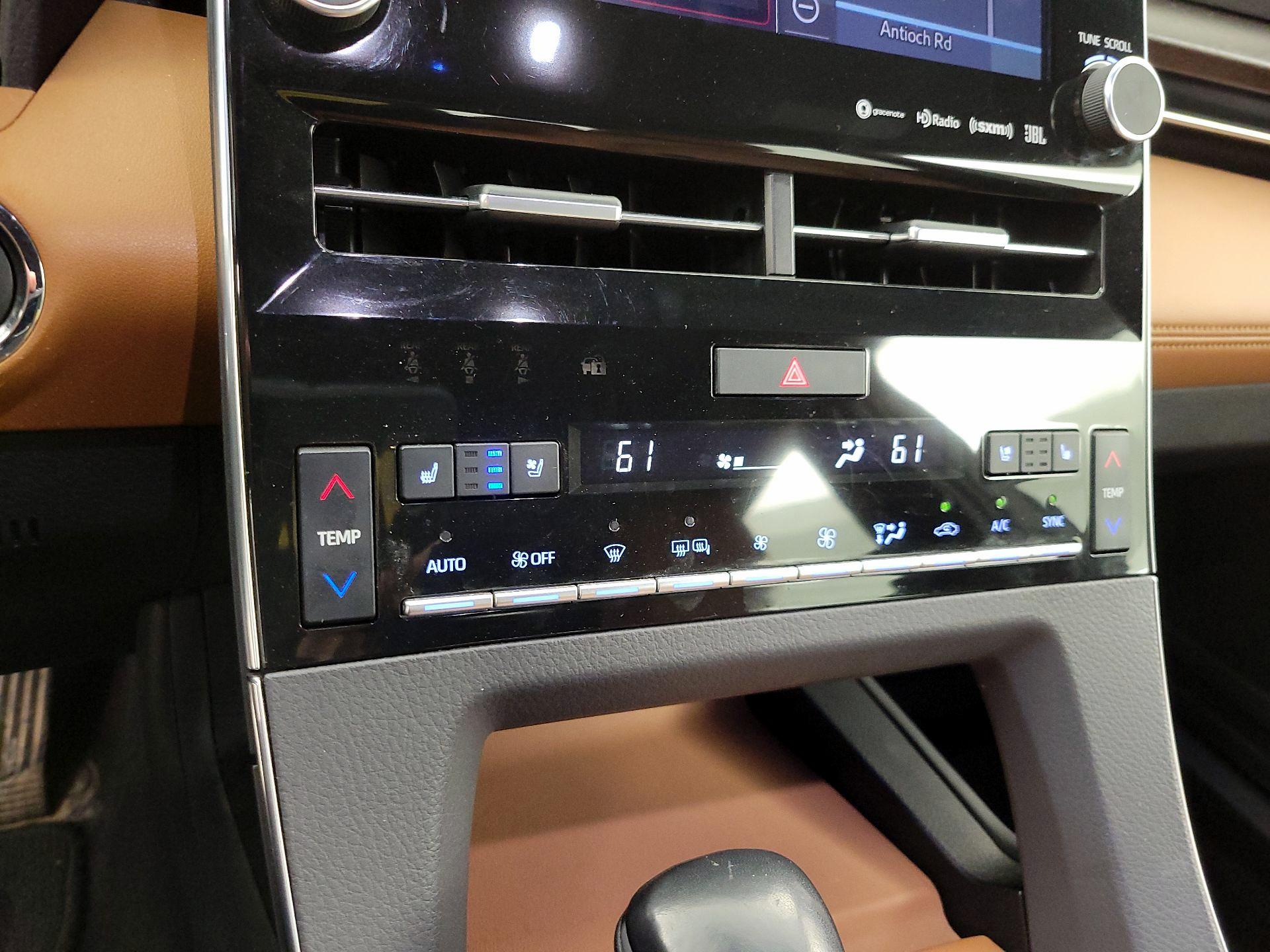 Thumbnail: 2020 Toyota Avalon - 17