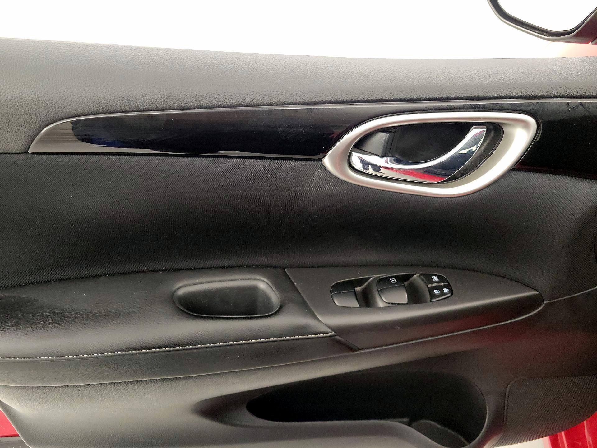 Thumbnail: 2017 Nissan Sentra - 12